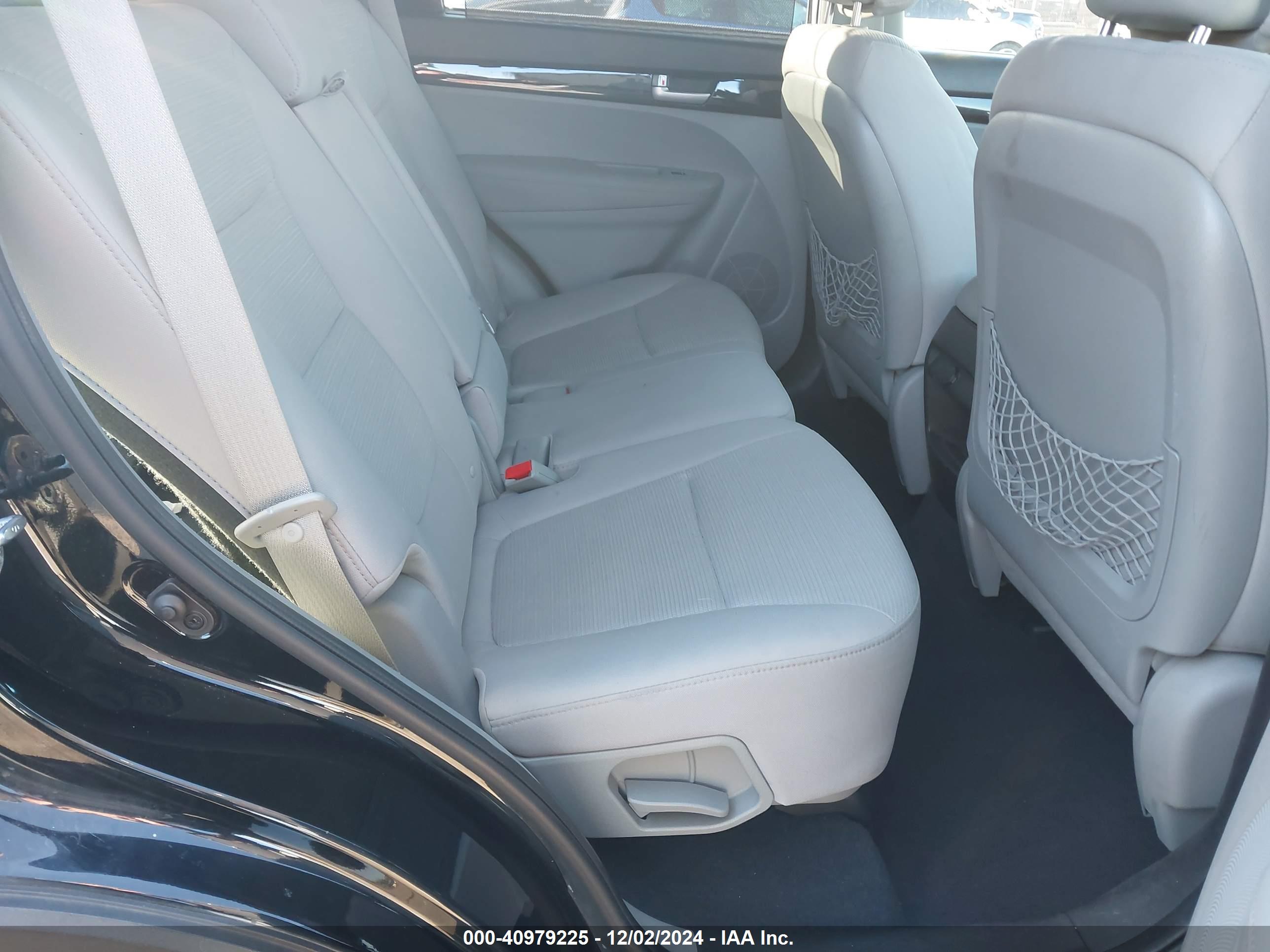 KIA SORENTO image 8