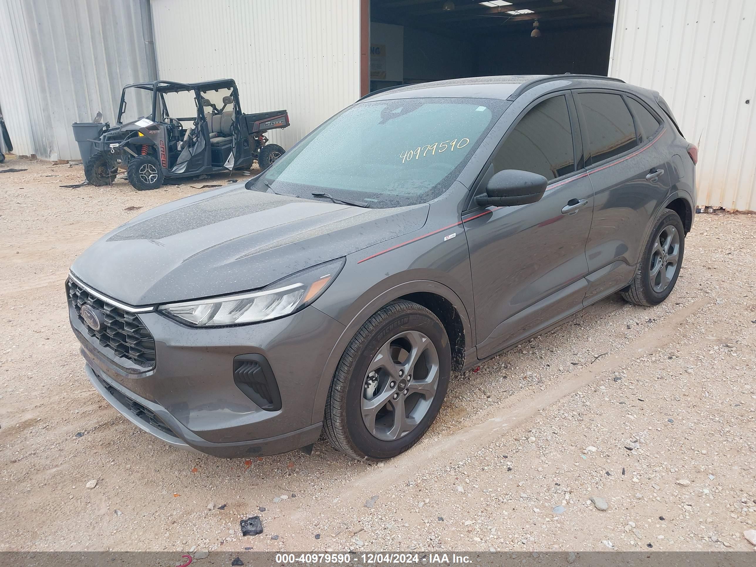 FORD ESCAPE image 2
