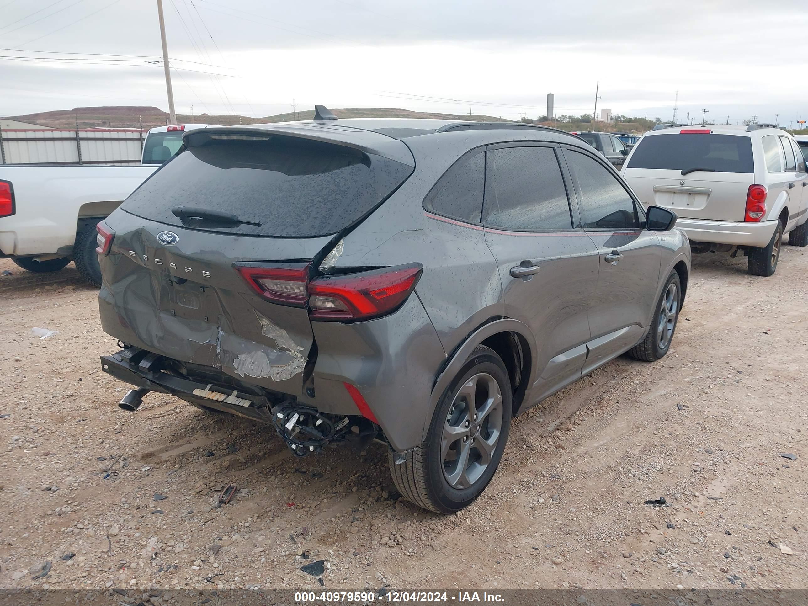 FORD ESCAPE image 4