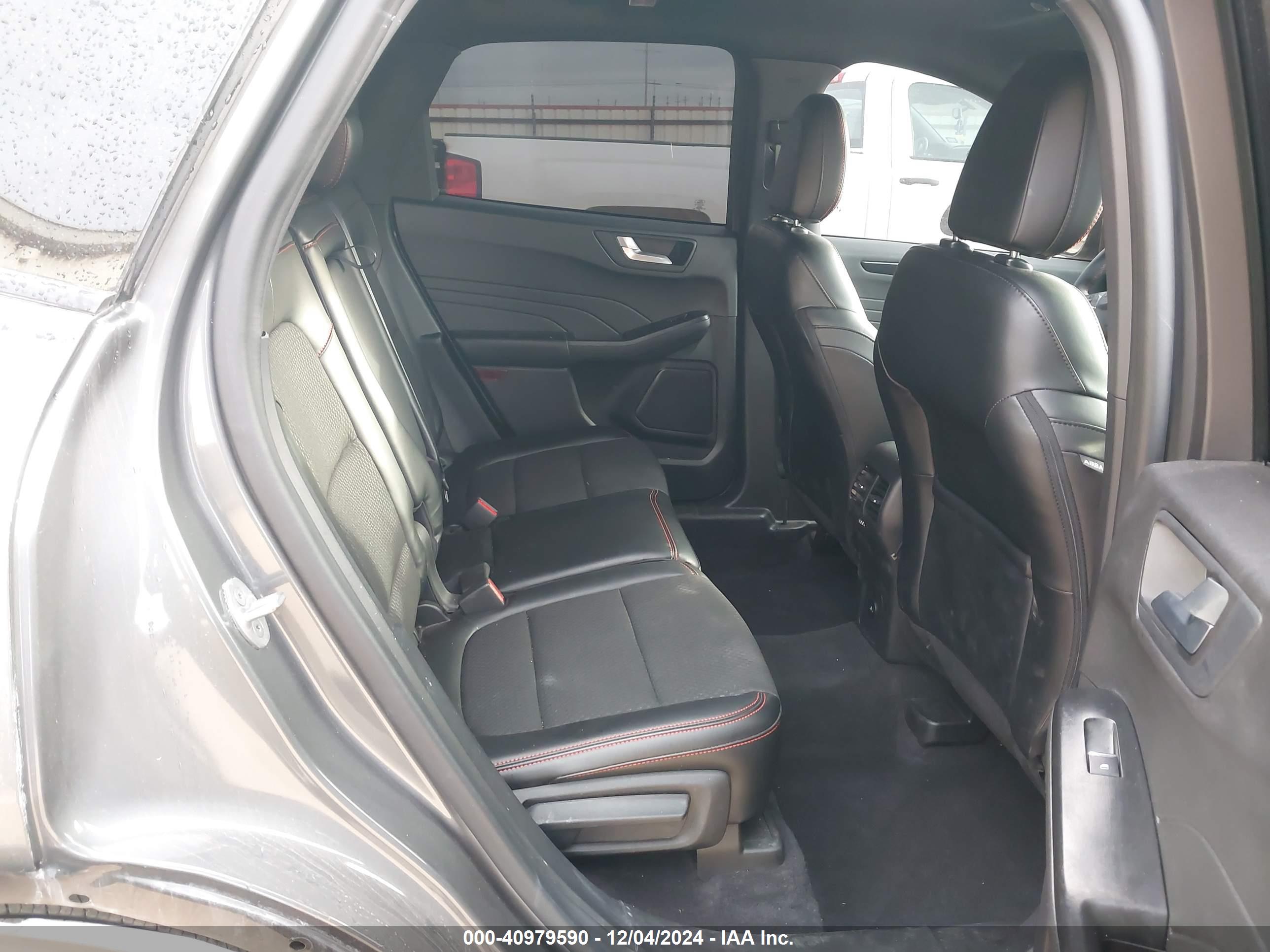 FORD ESCAPE image 8