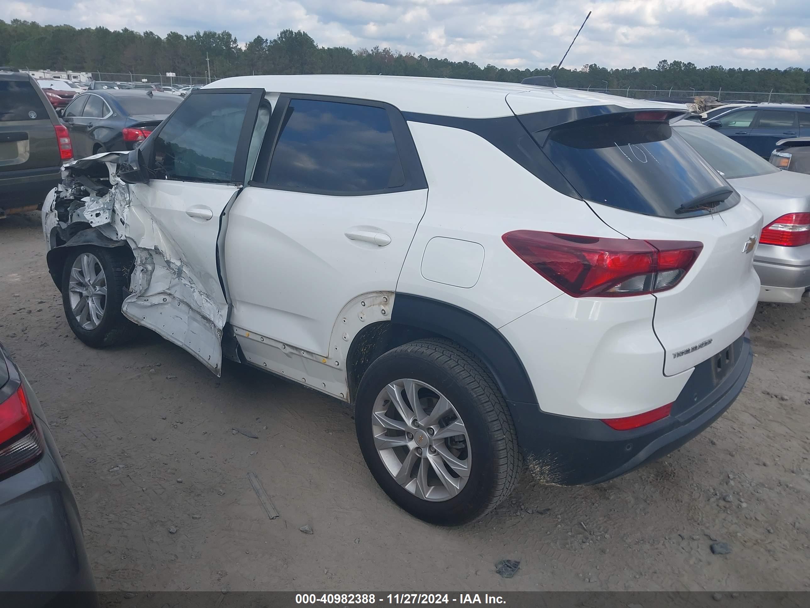 CHEVROLET TRAILBLAZER image 3