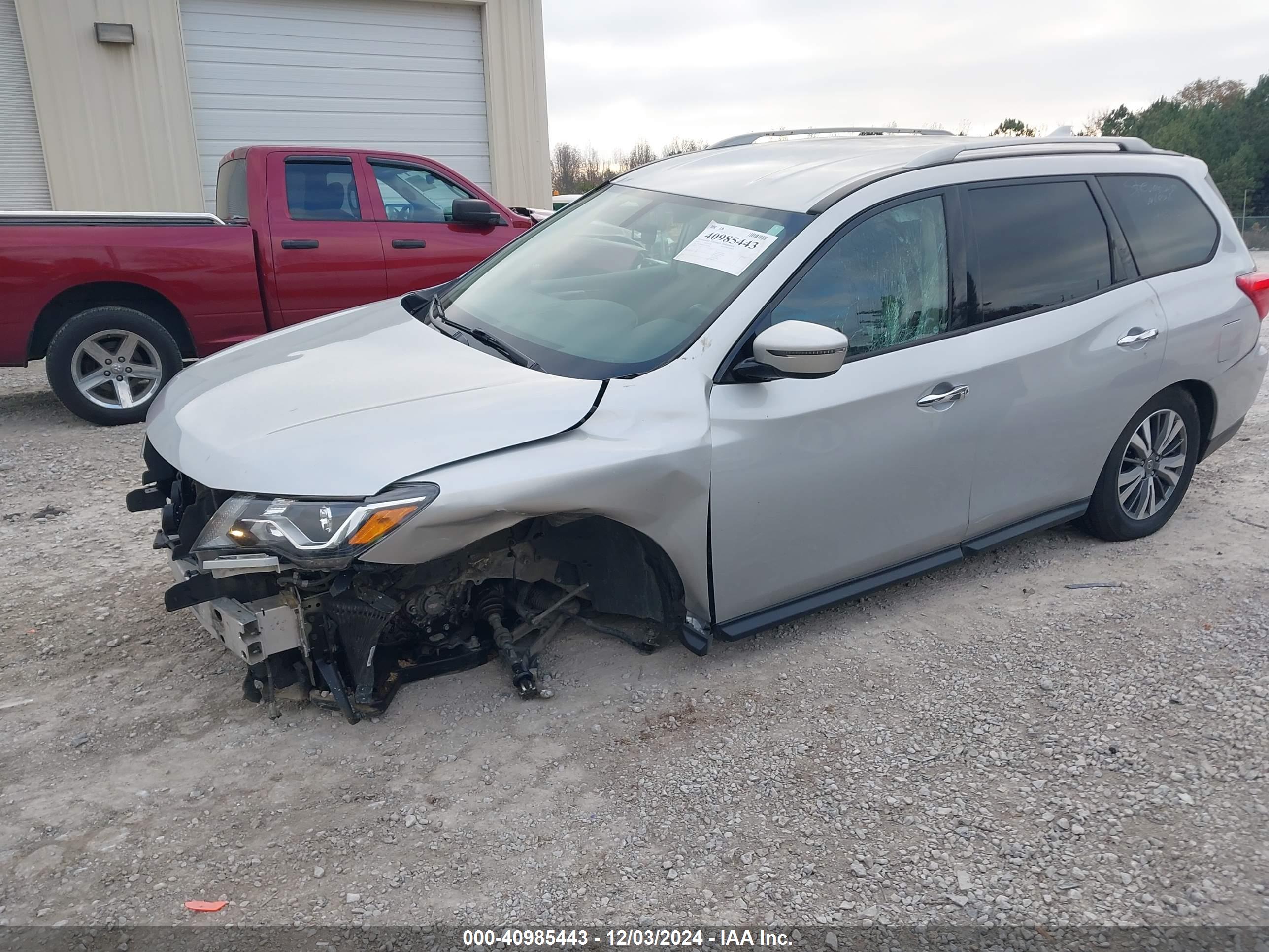 NISSAN PATHFINDER image 2