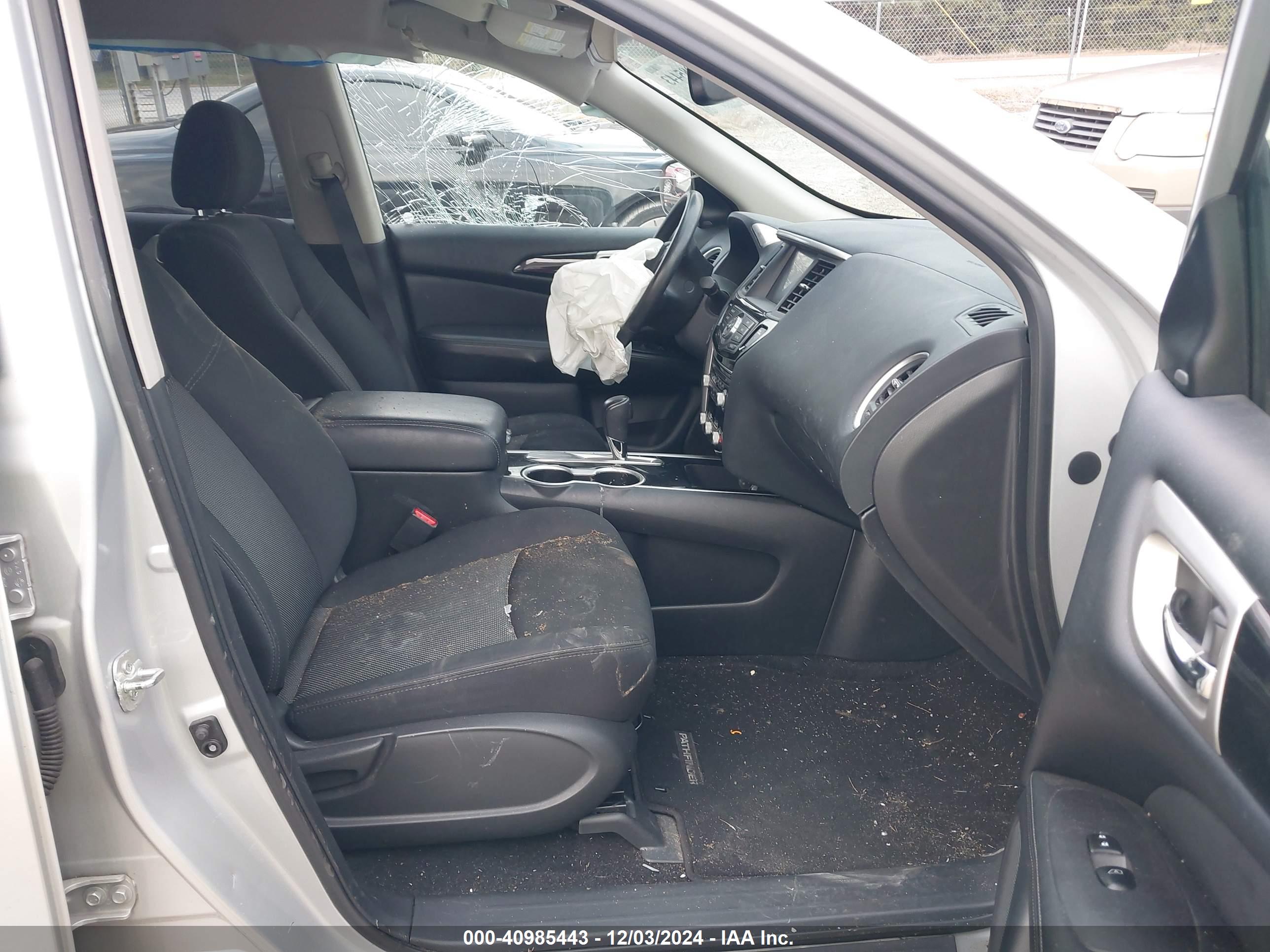 NISSAN PATHFINDER image 5