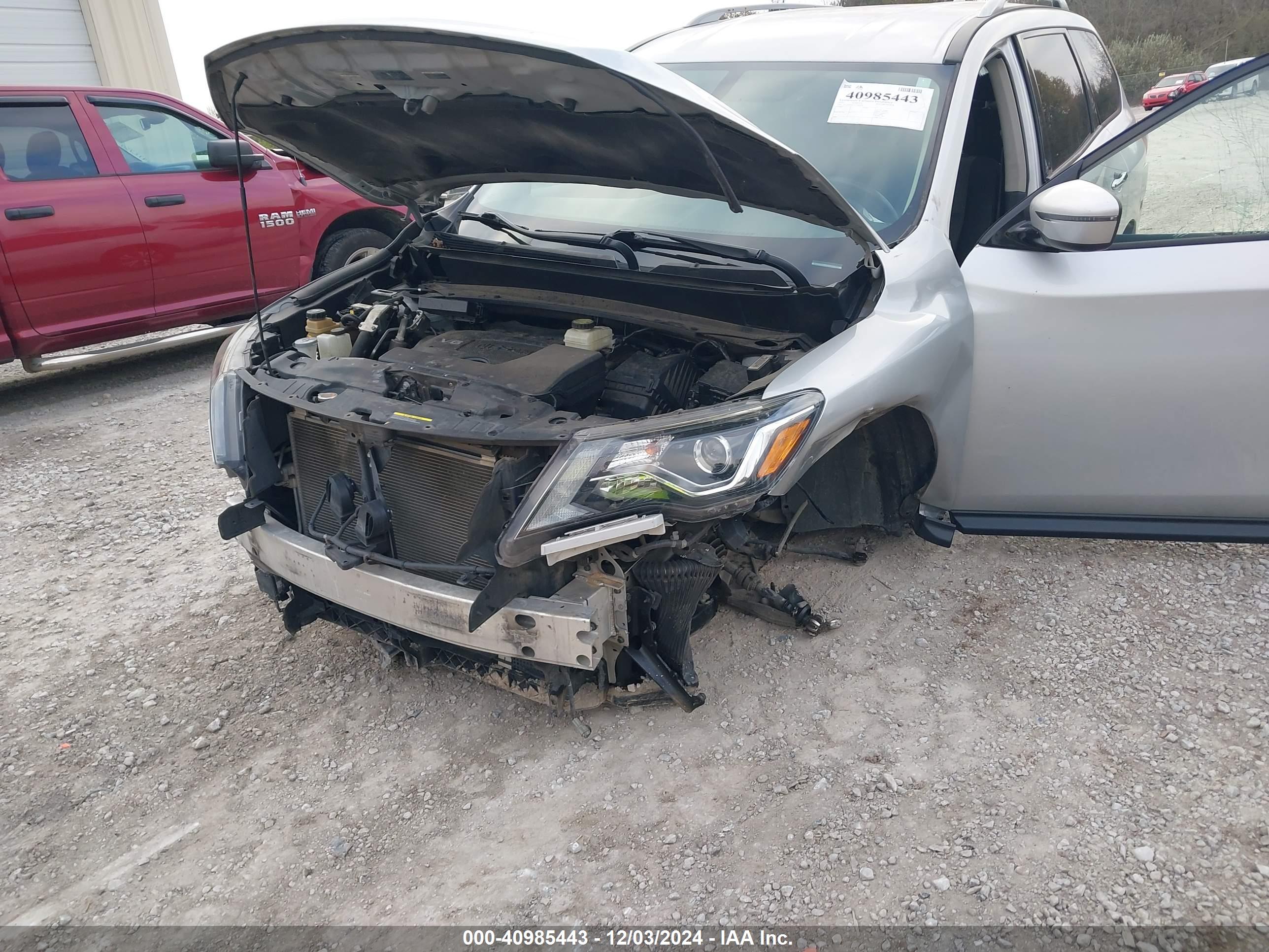NISSAN PATHFINDER image 6