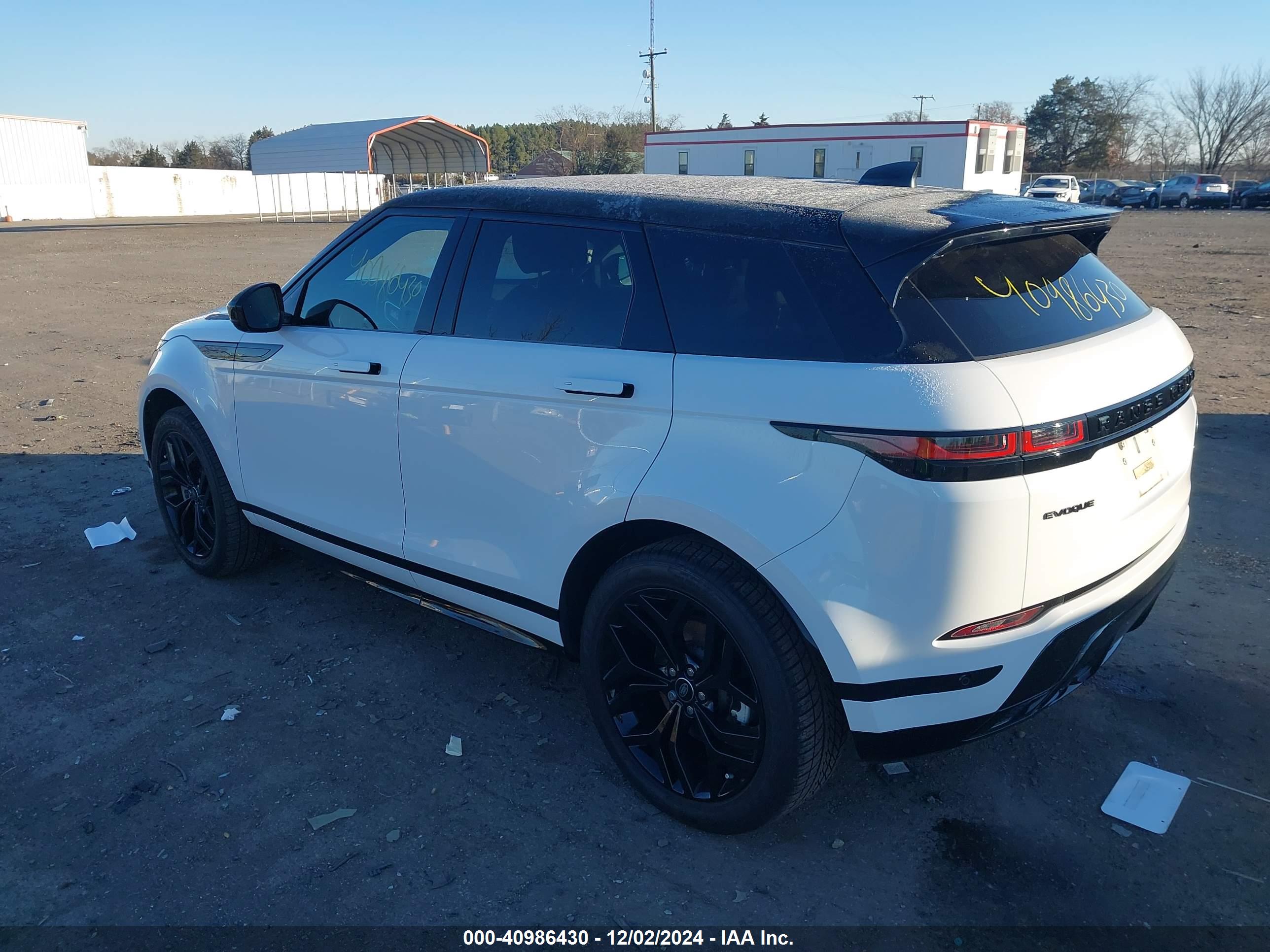 LAND ROVER image 3