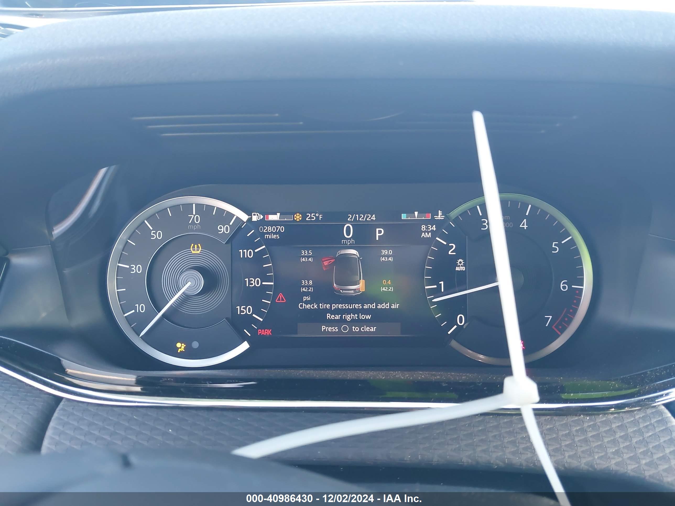 LAND ROVER image 7