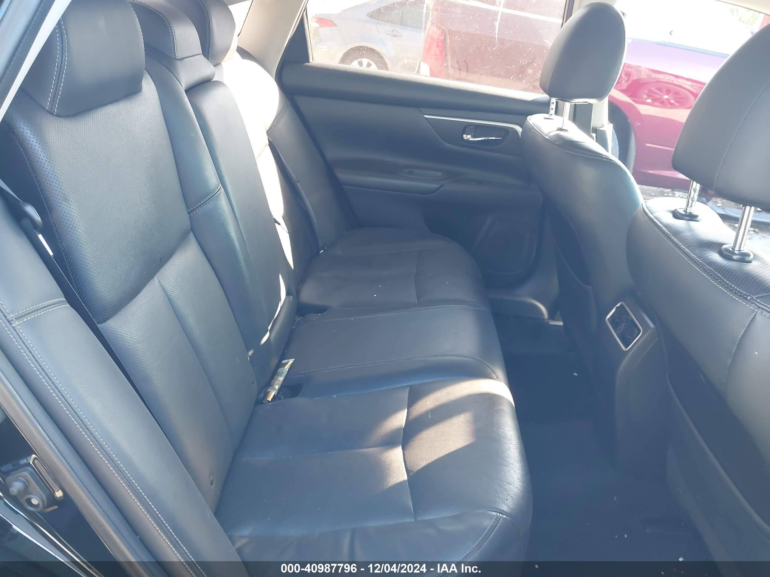 NISSAN ALTIMA image 8