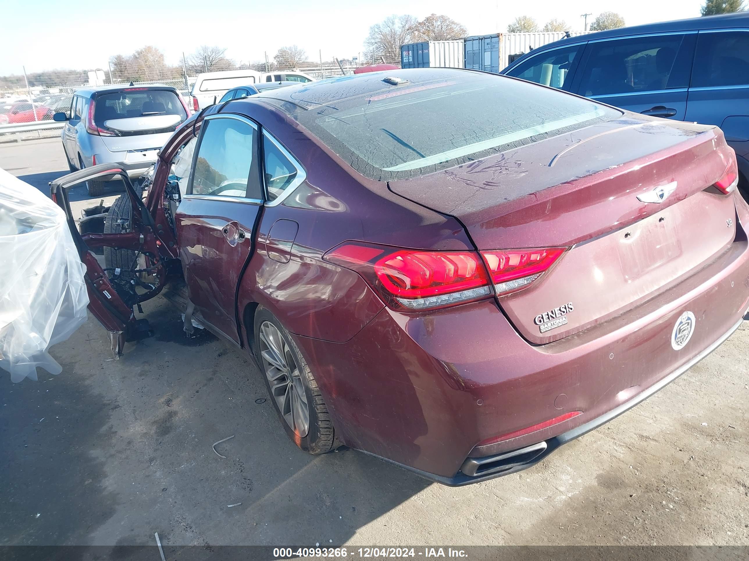HYUNDAI GENESIS image 3