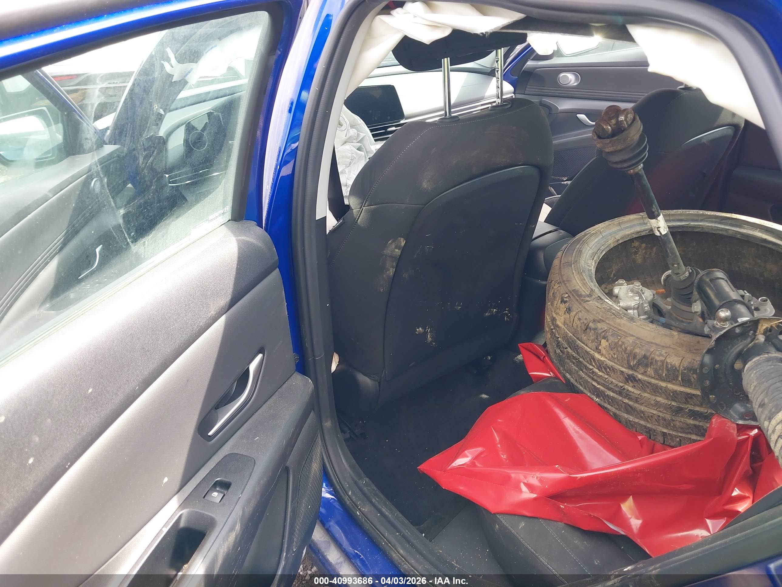 HYUNDAI ELANTRA image 8