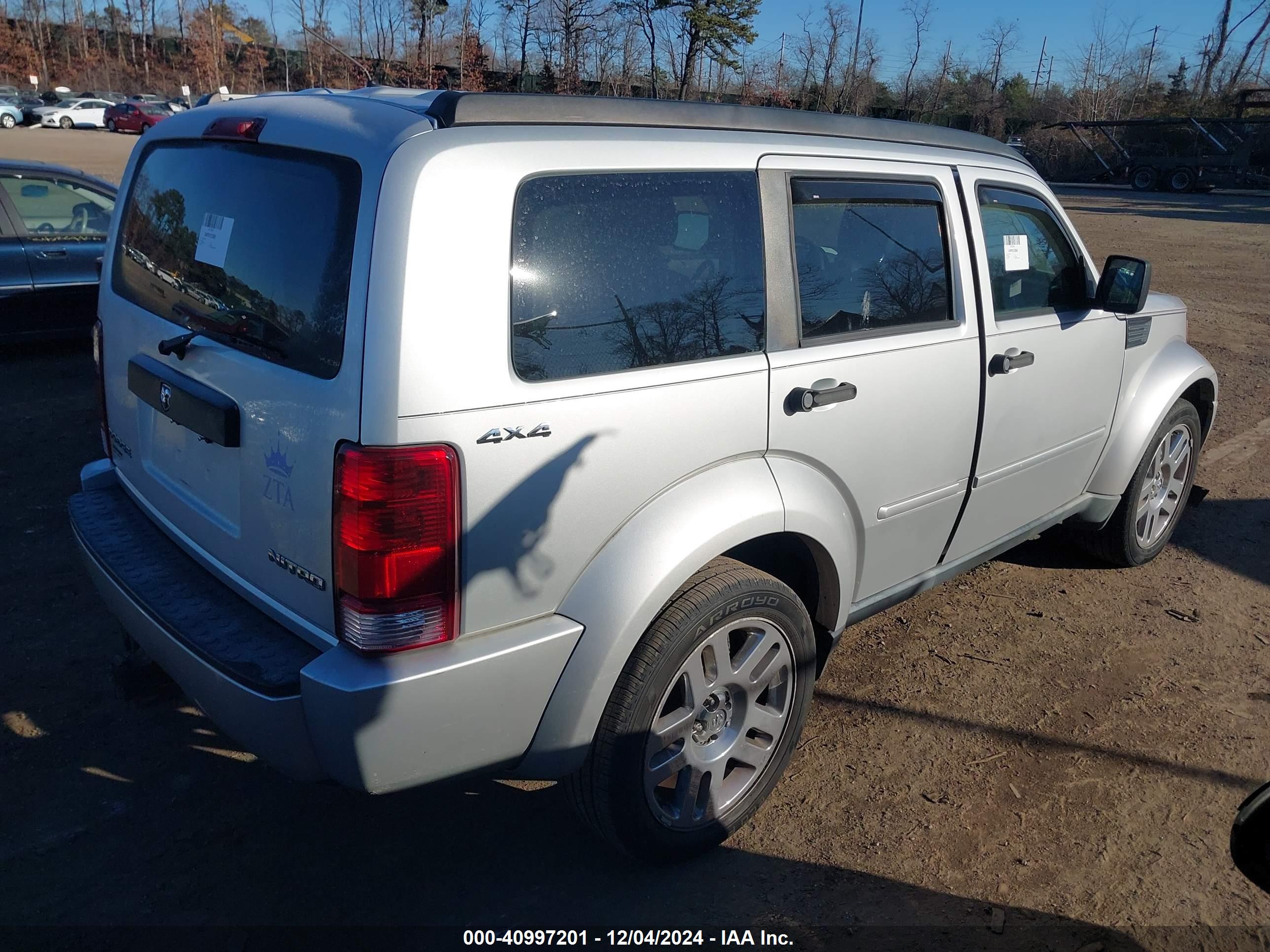 DODGE NITRO image 4