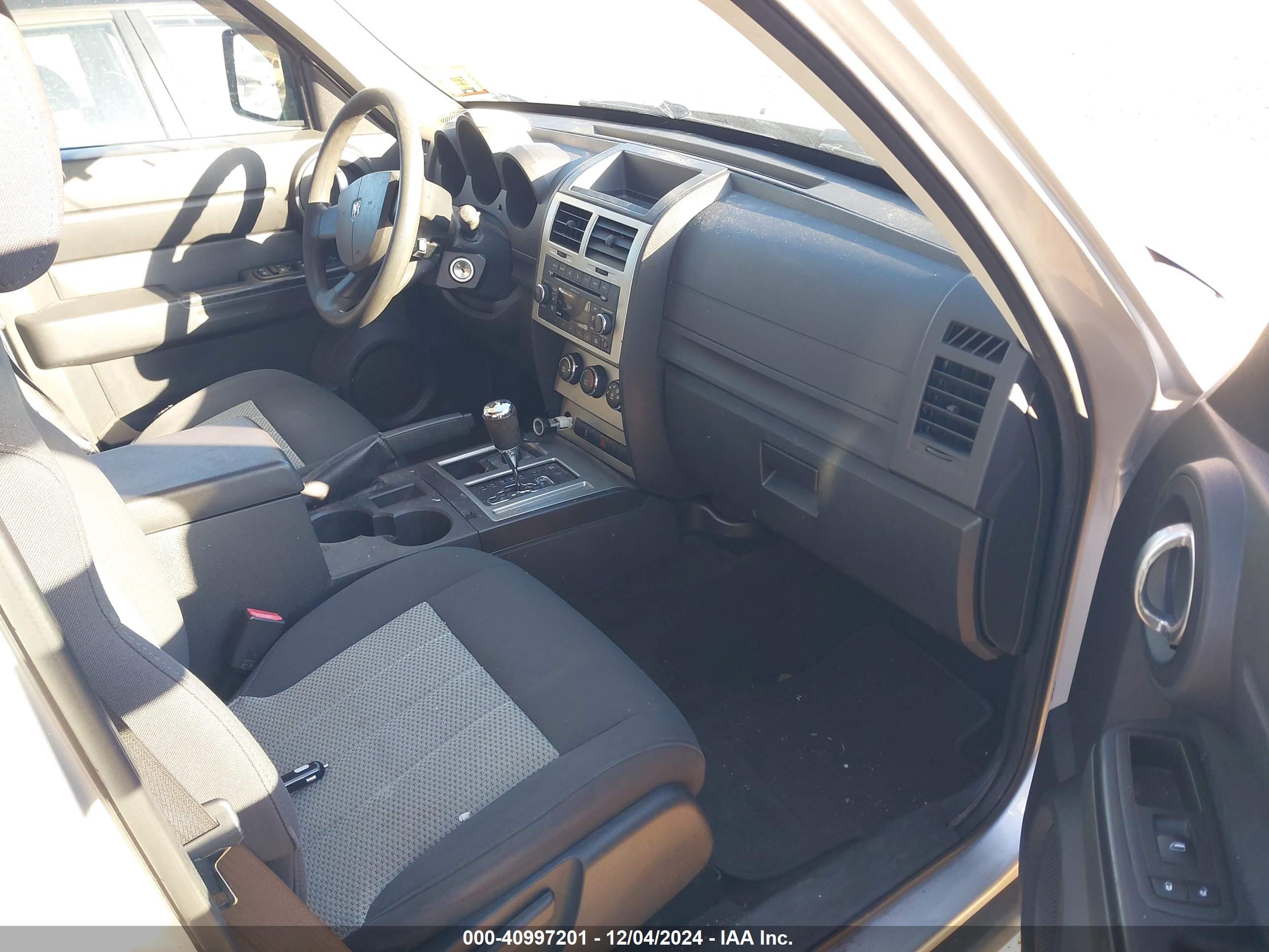 DODGE NITRO image 5