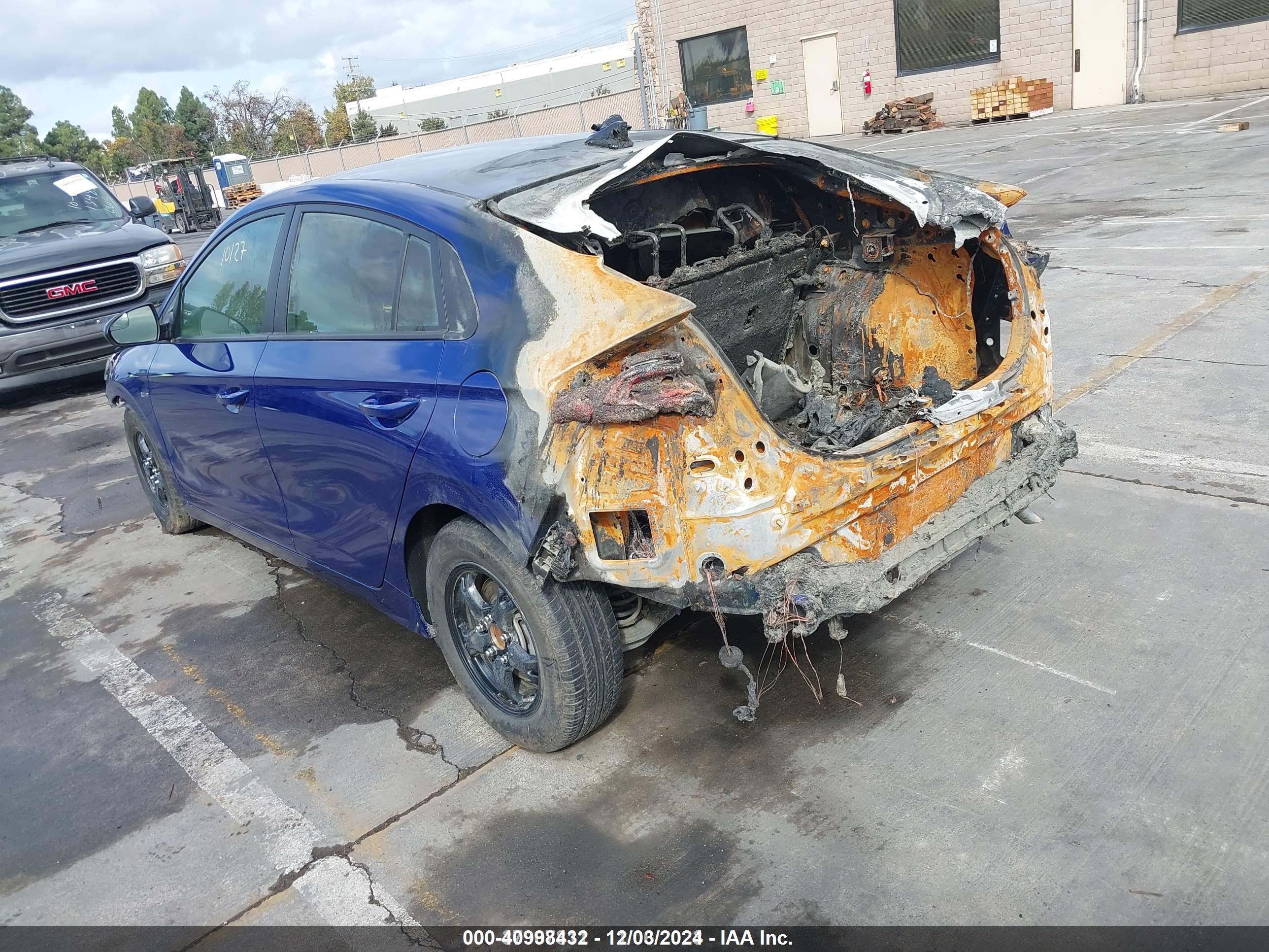 HYUNDAI IONIQ image 3