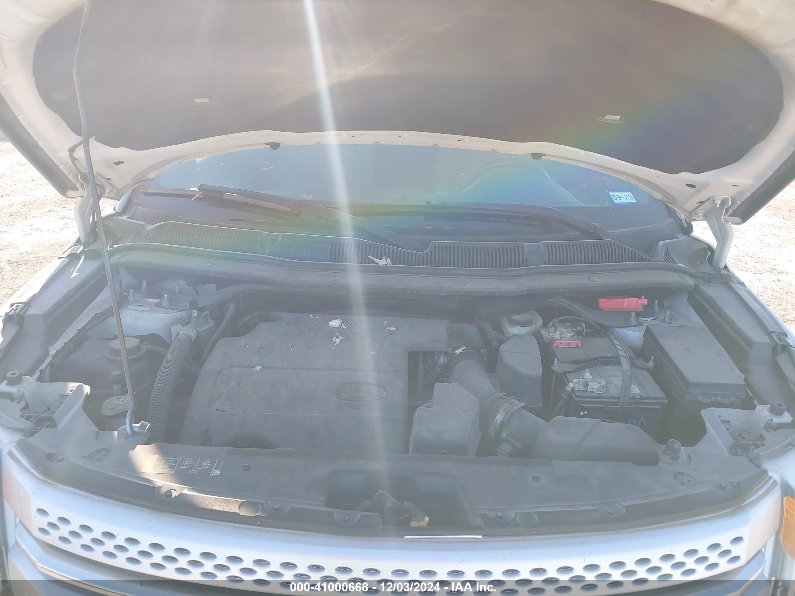 FORD EXPLORER image 10