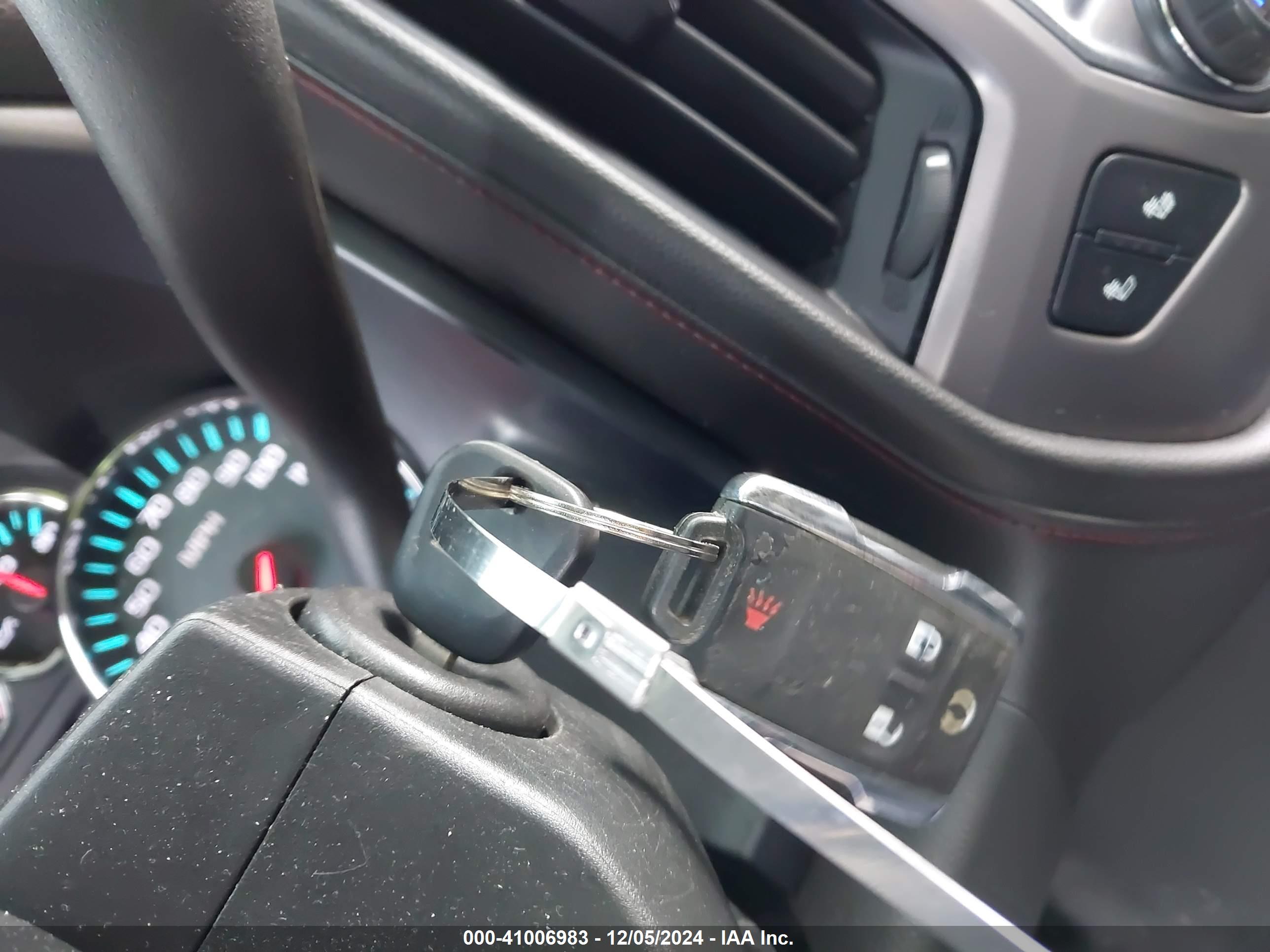 GMC SIERRA image 11