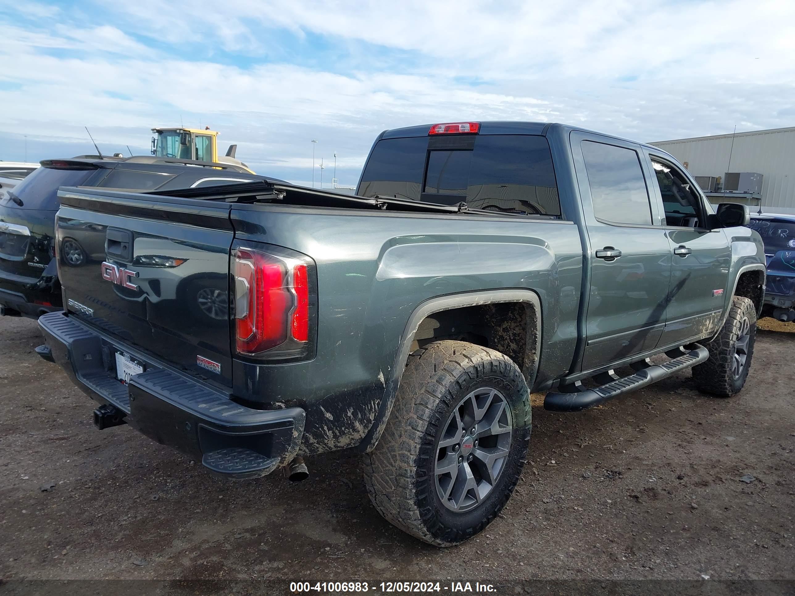 GMC SIERRA image 4