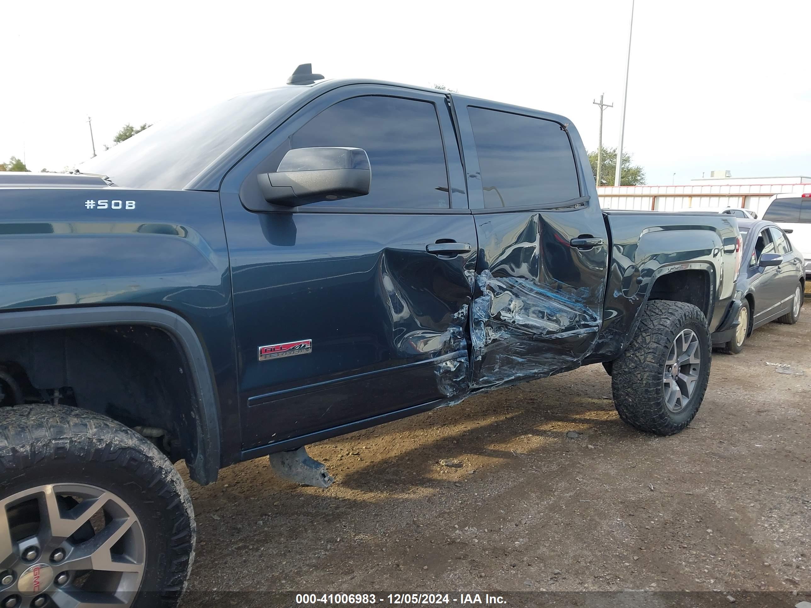 GMC SIERRA image 6