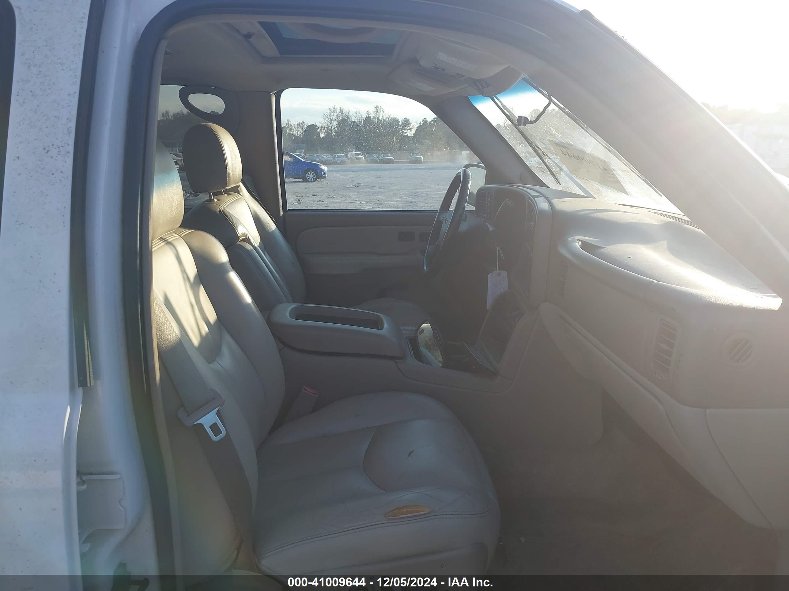 GMC YUKON image 5