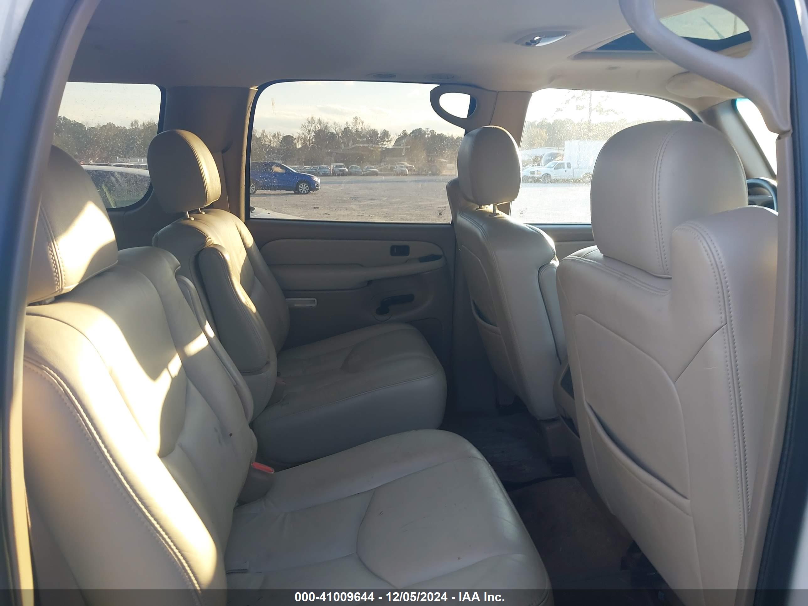 GMC YUKON image 8