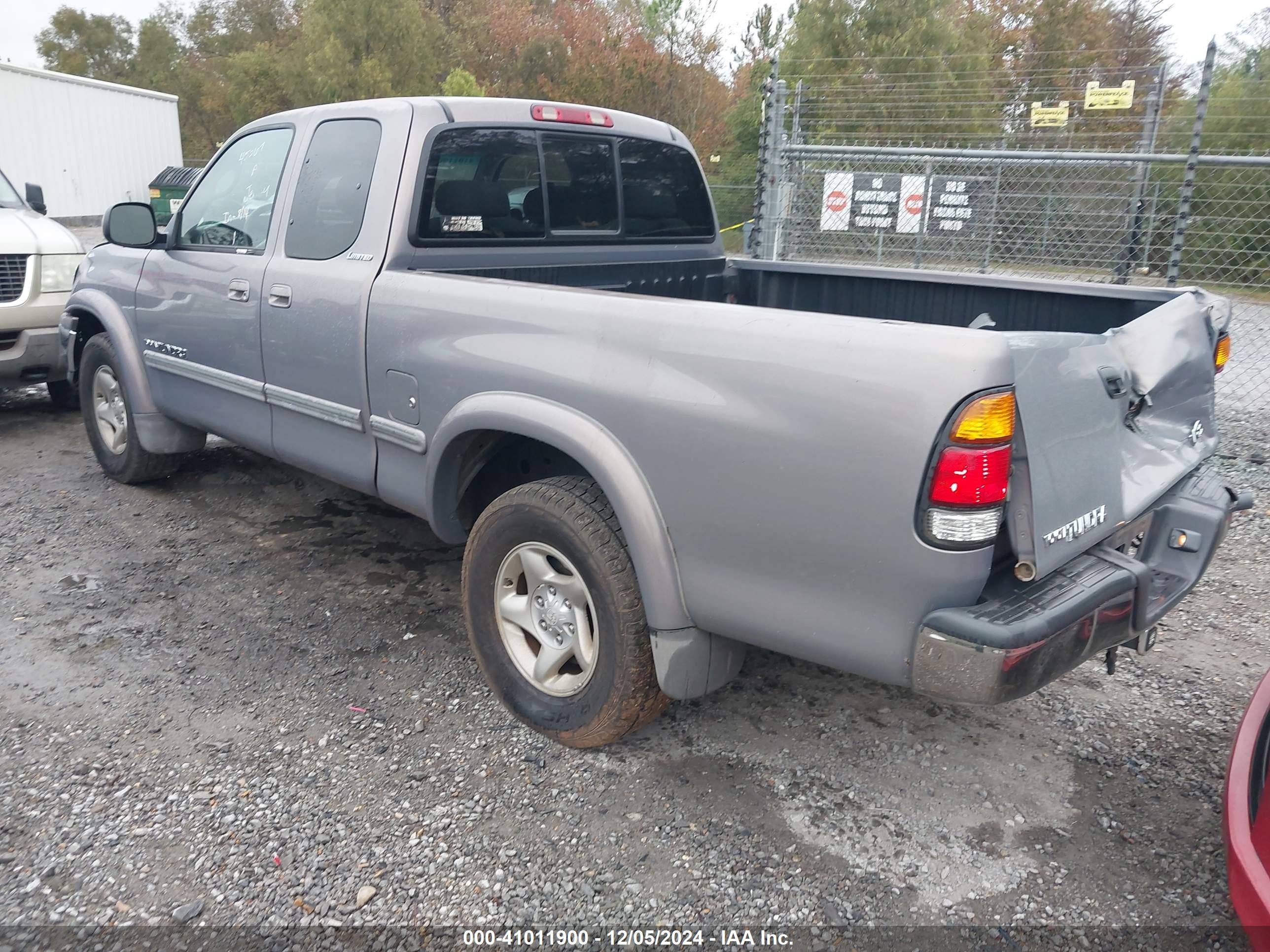 TOYOTA TUNDRA image 3
