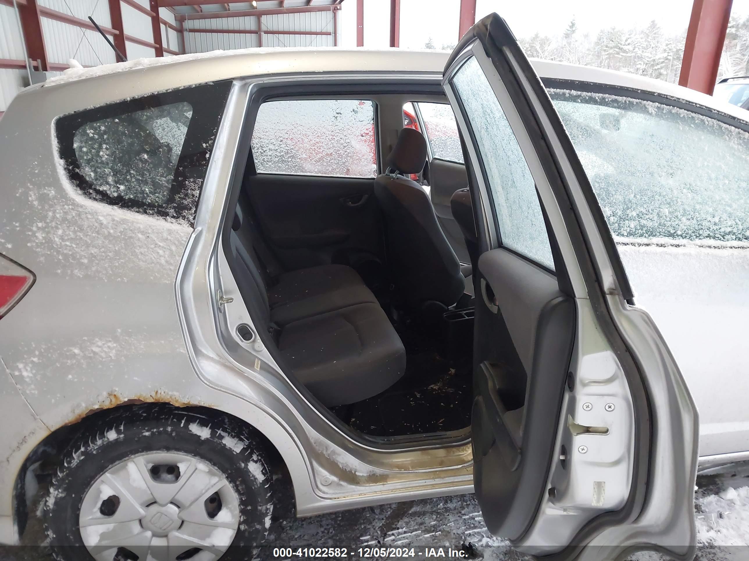 HONDA FIT image 8