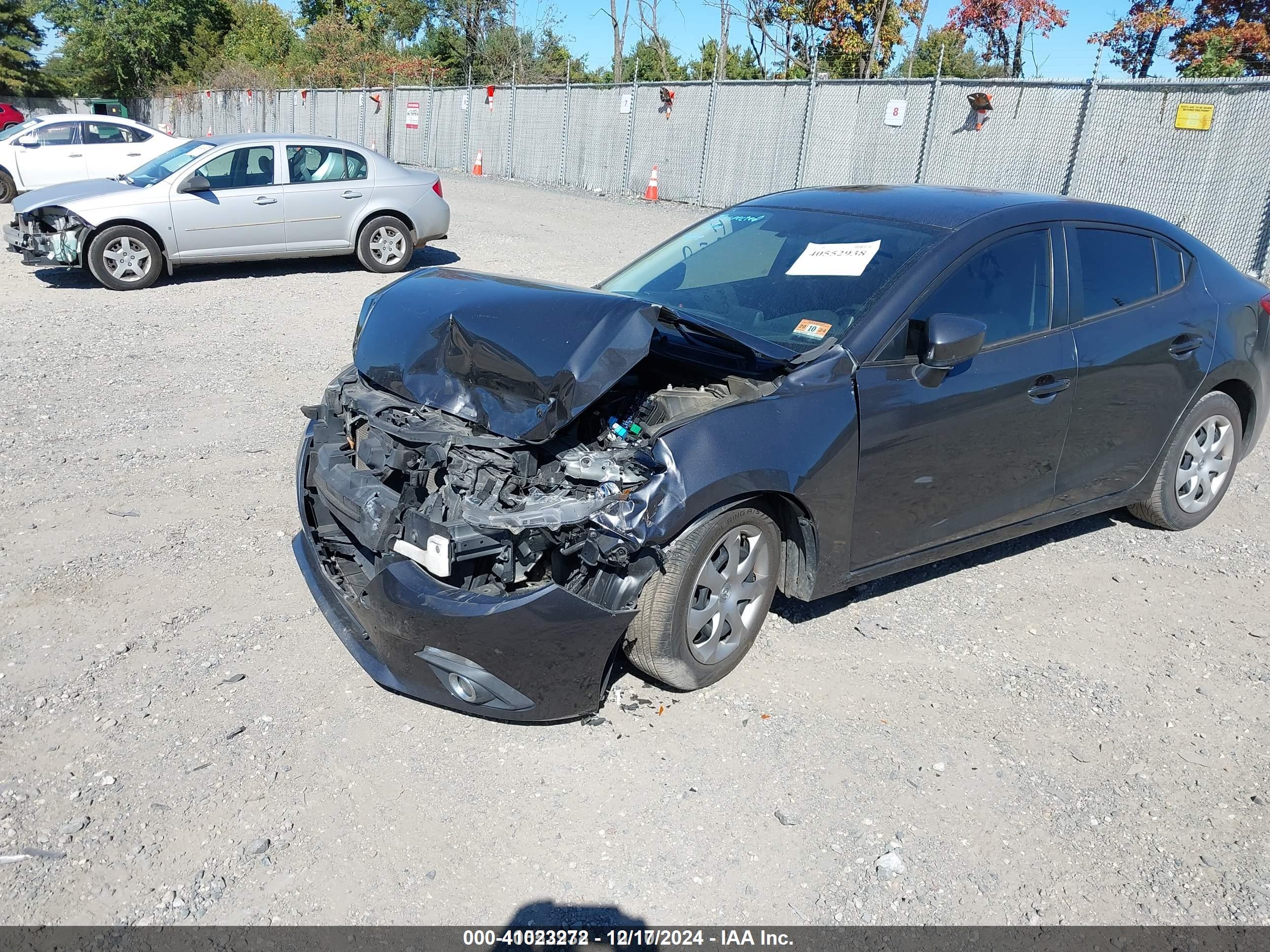 MAZDA MAZDA3 image 2
