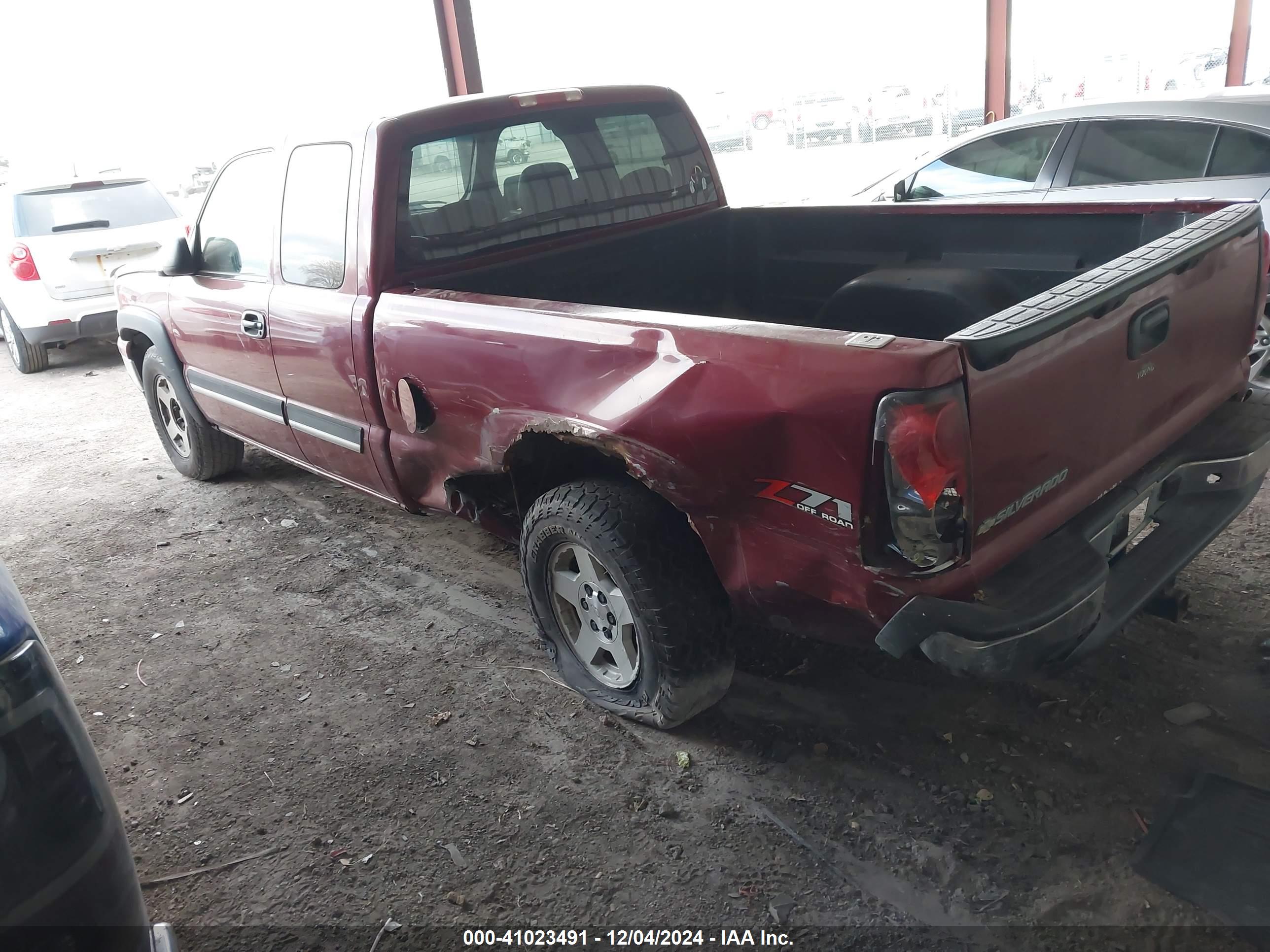 CHEVROLET SILVERADO image 3