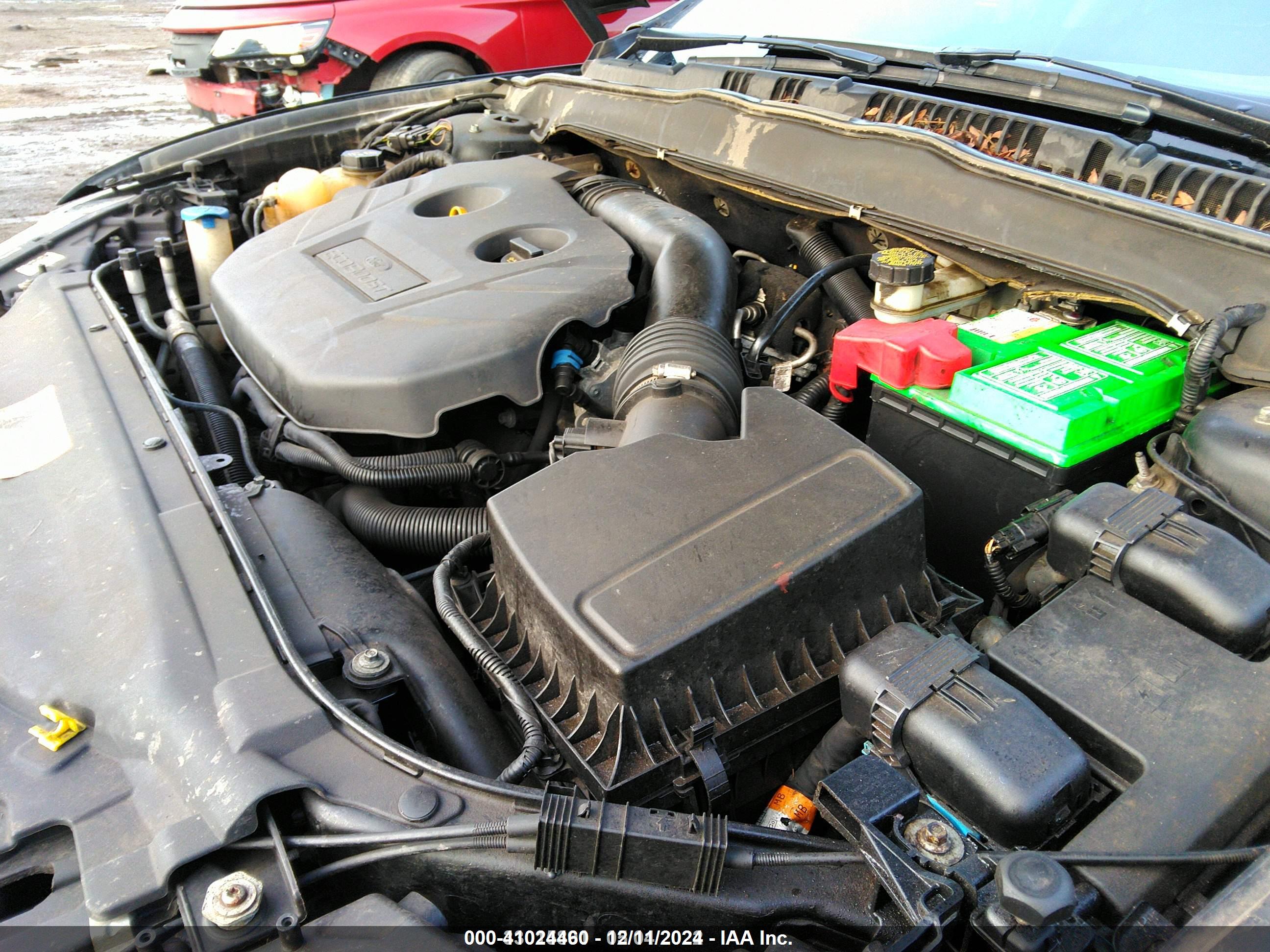 FORD FUSION image 10
