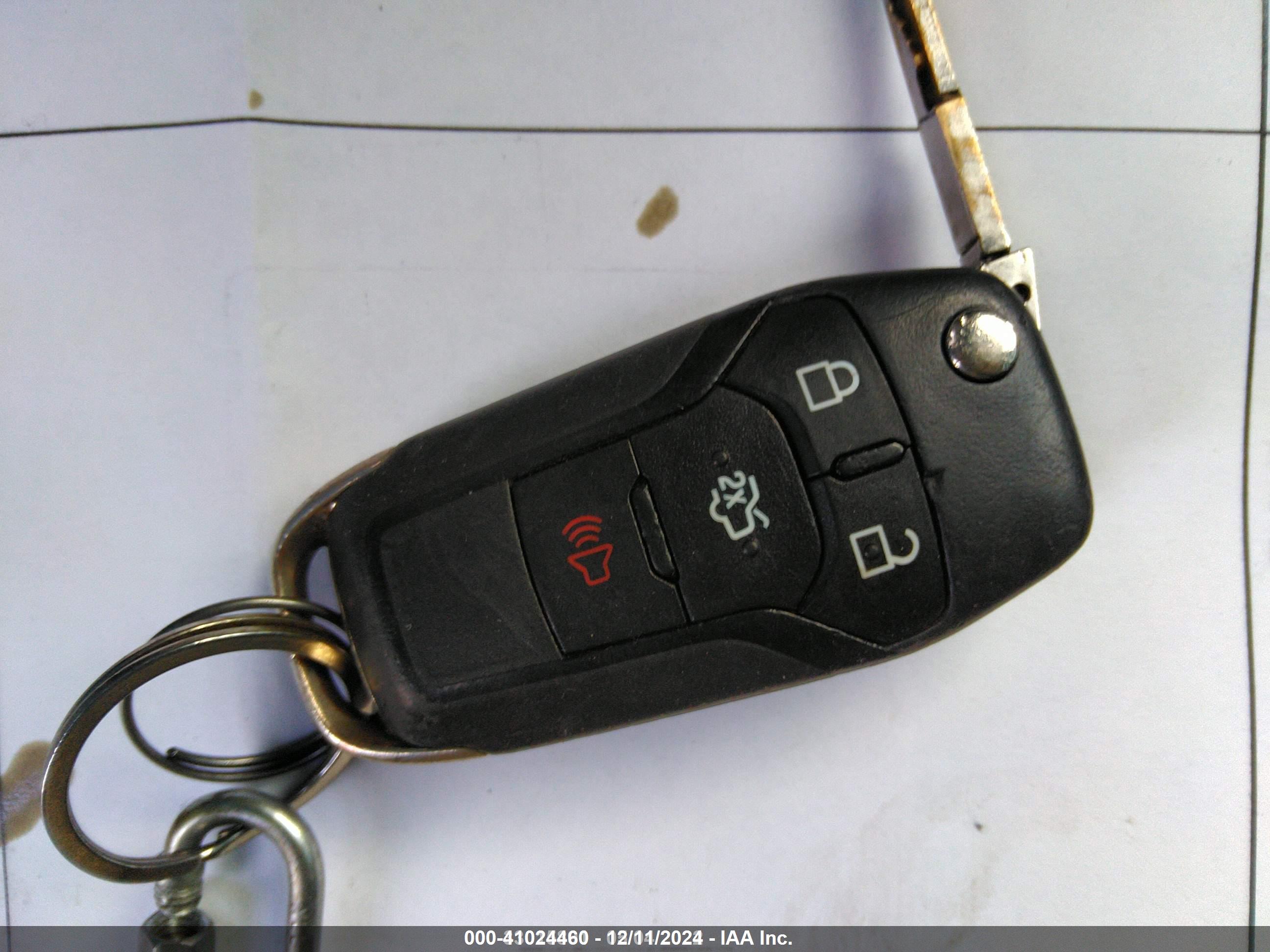 FORD FUSION image 11