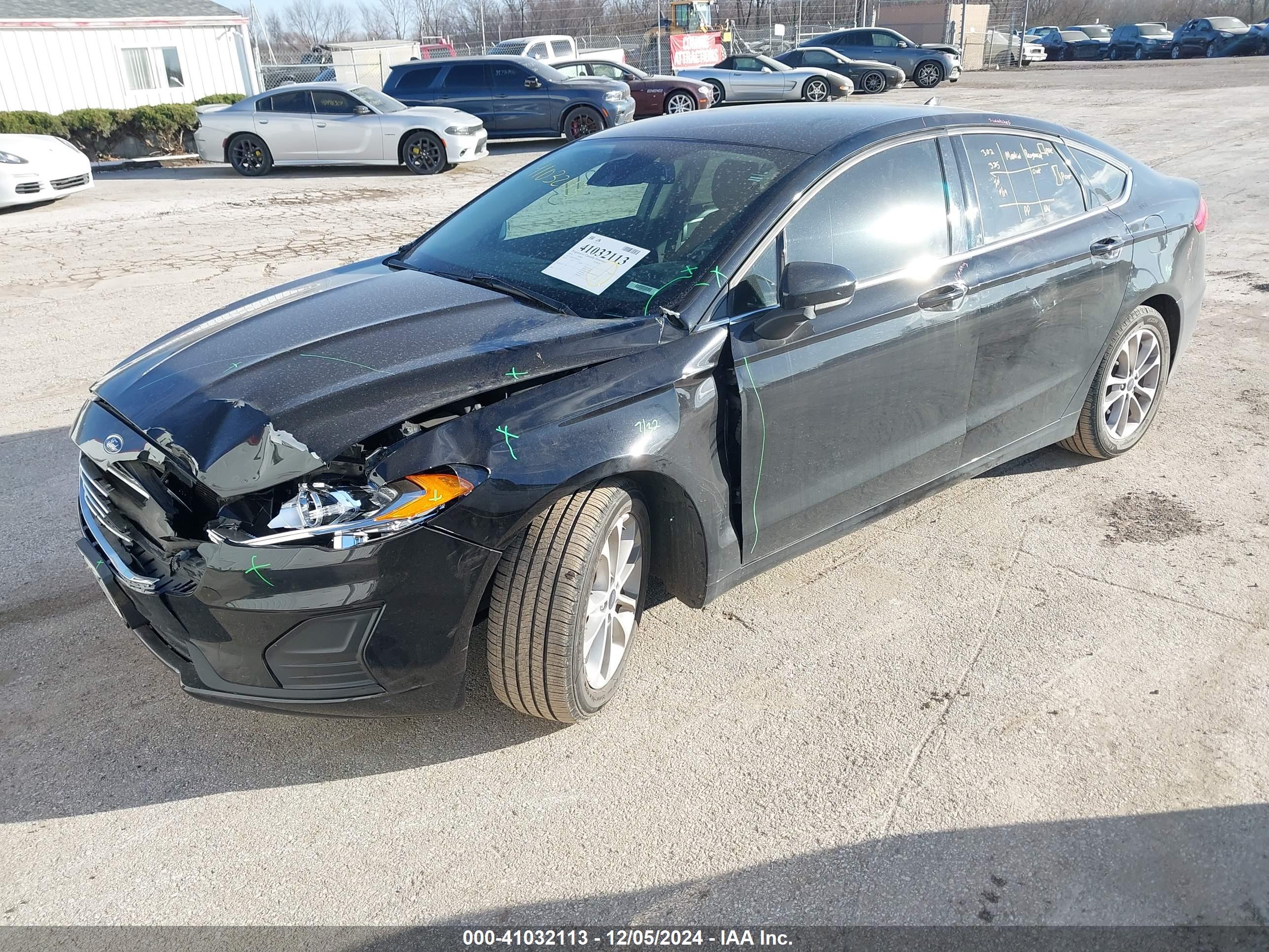 FORD FUSION image 2
