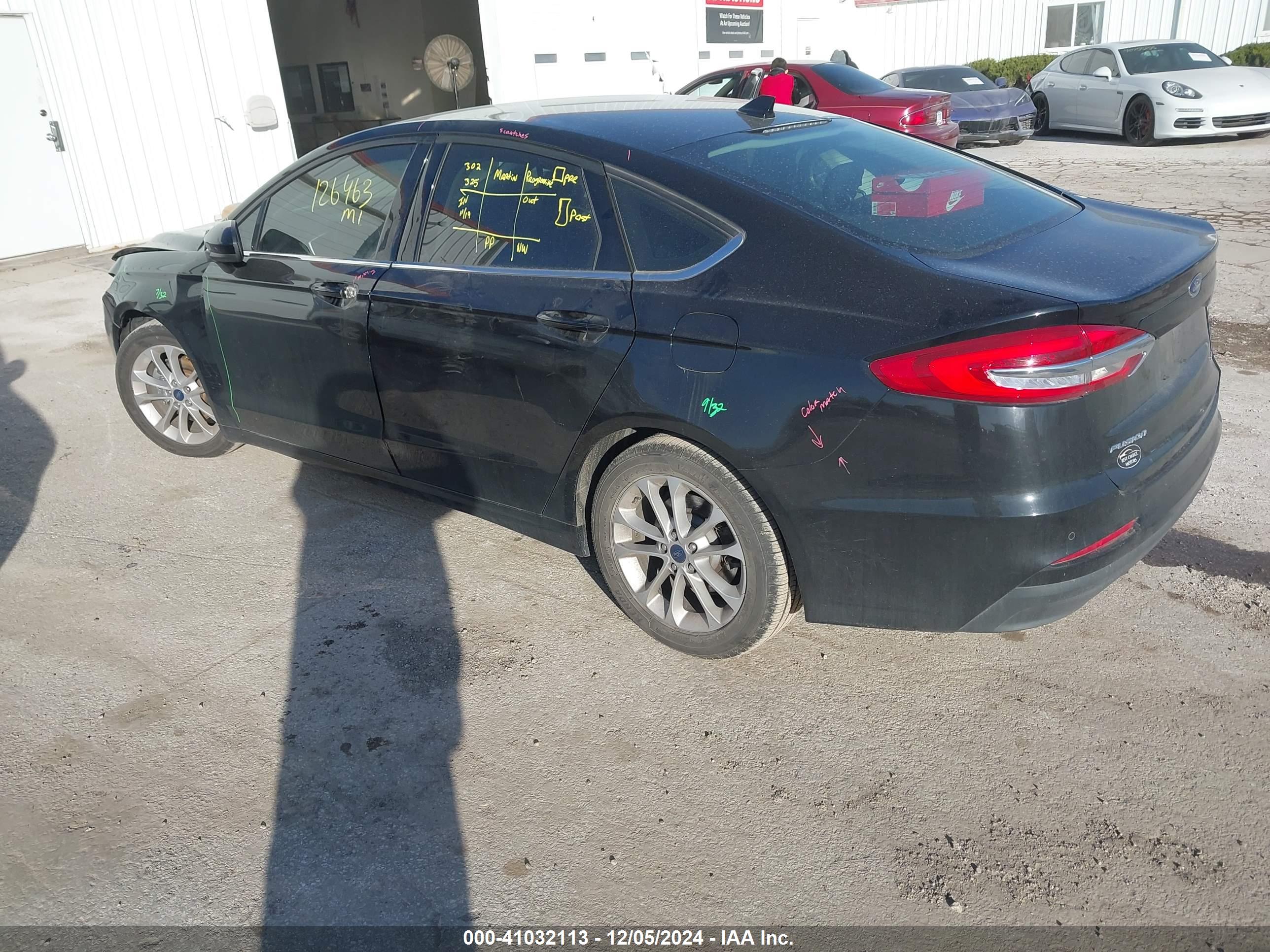 FORD FUSION image 3