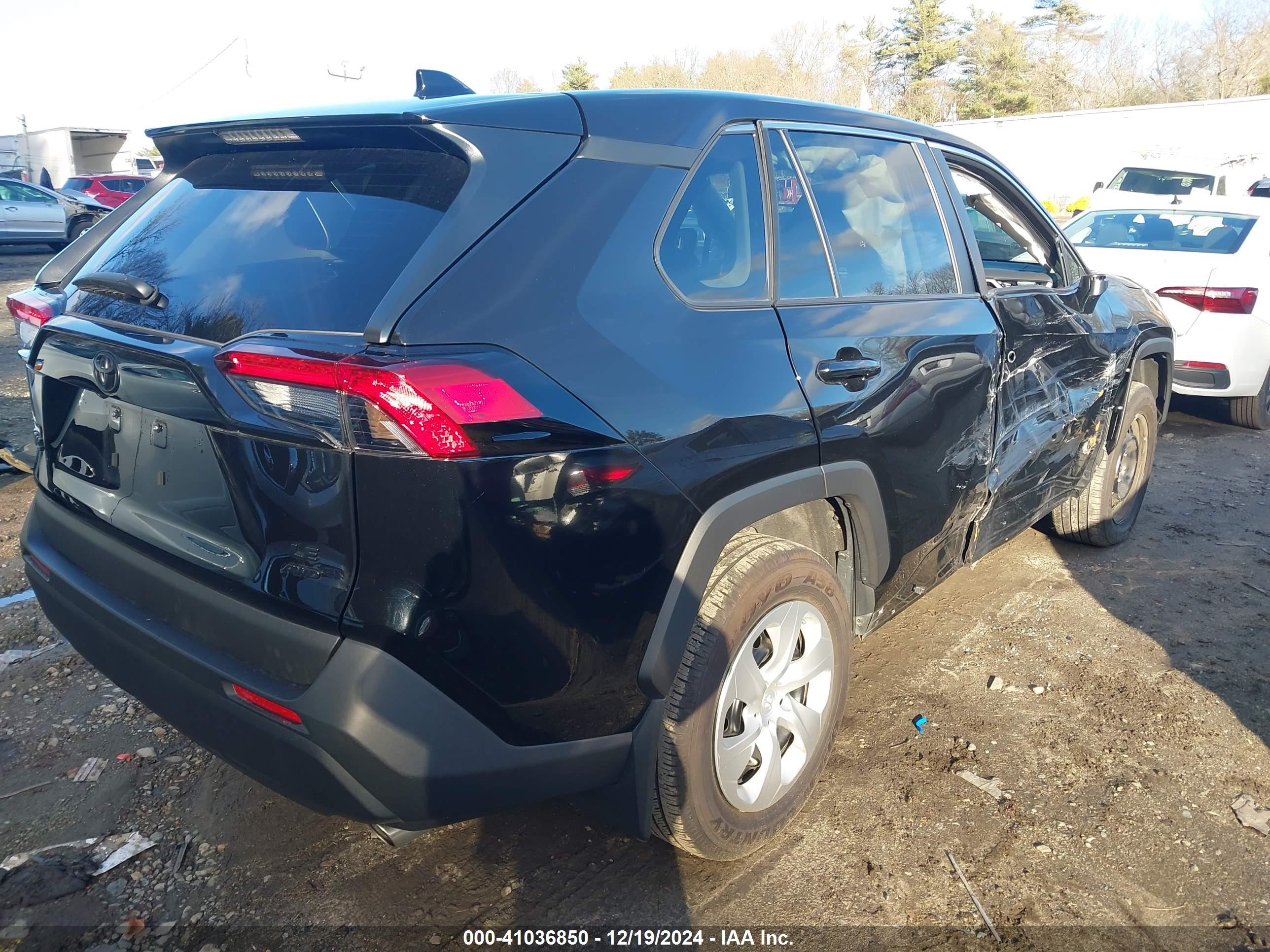 TOYOTA RAV4 image 4