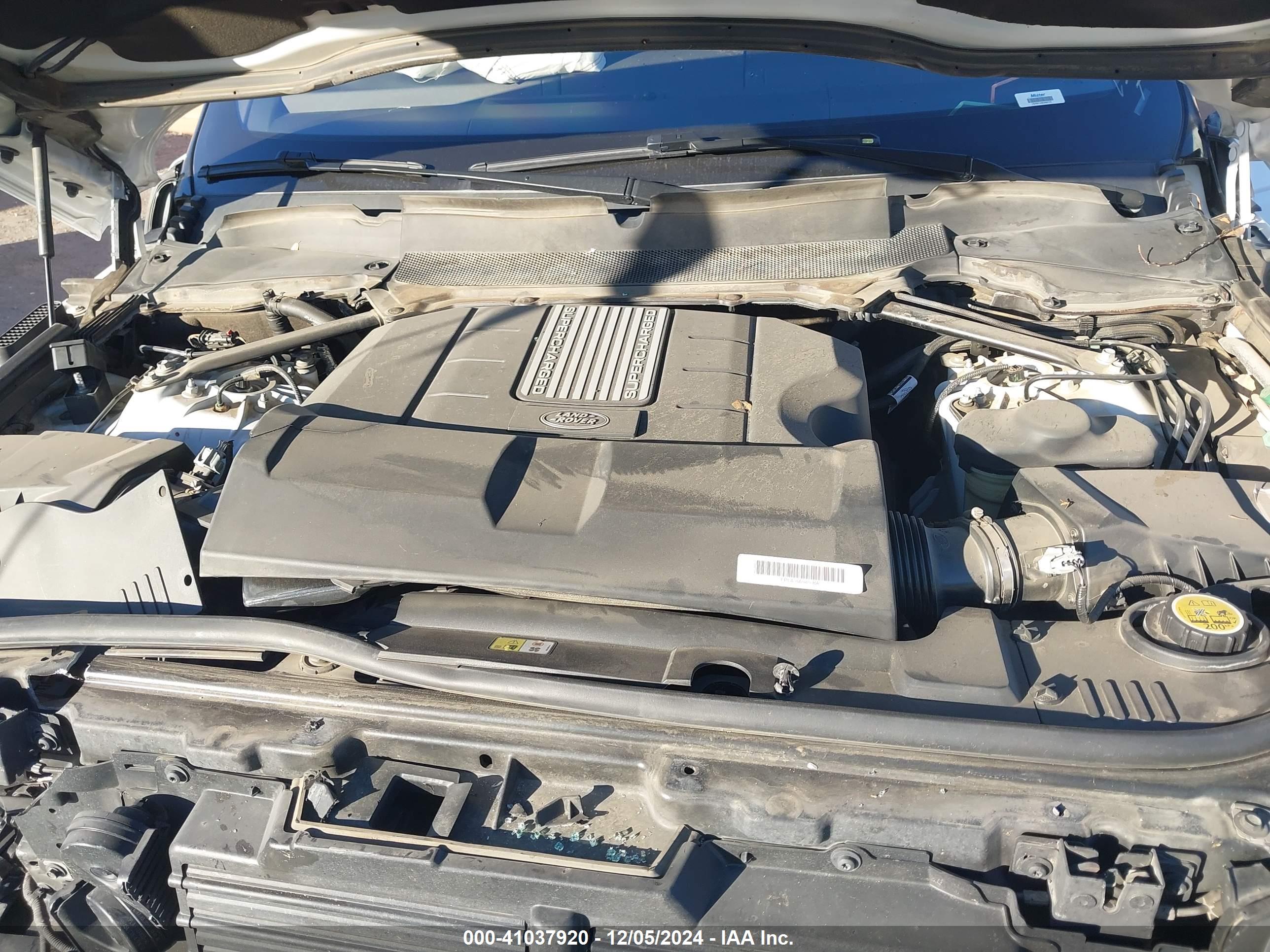 LAND ROVER image 10