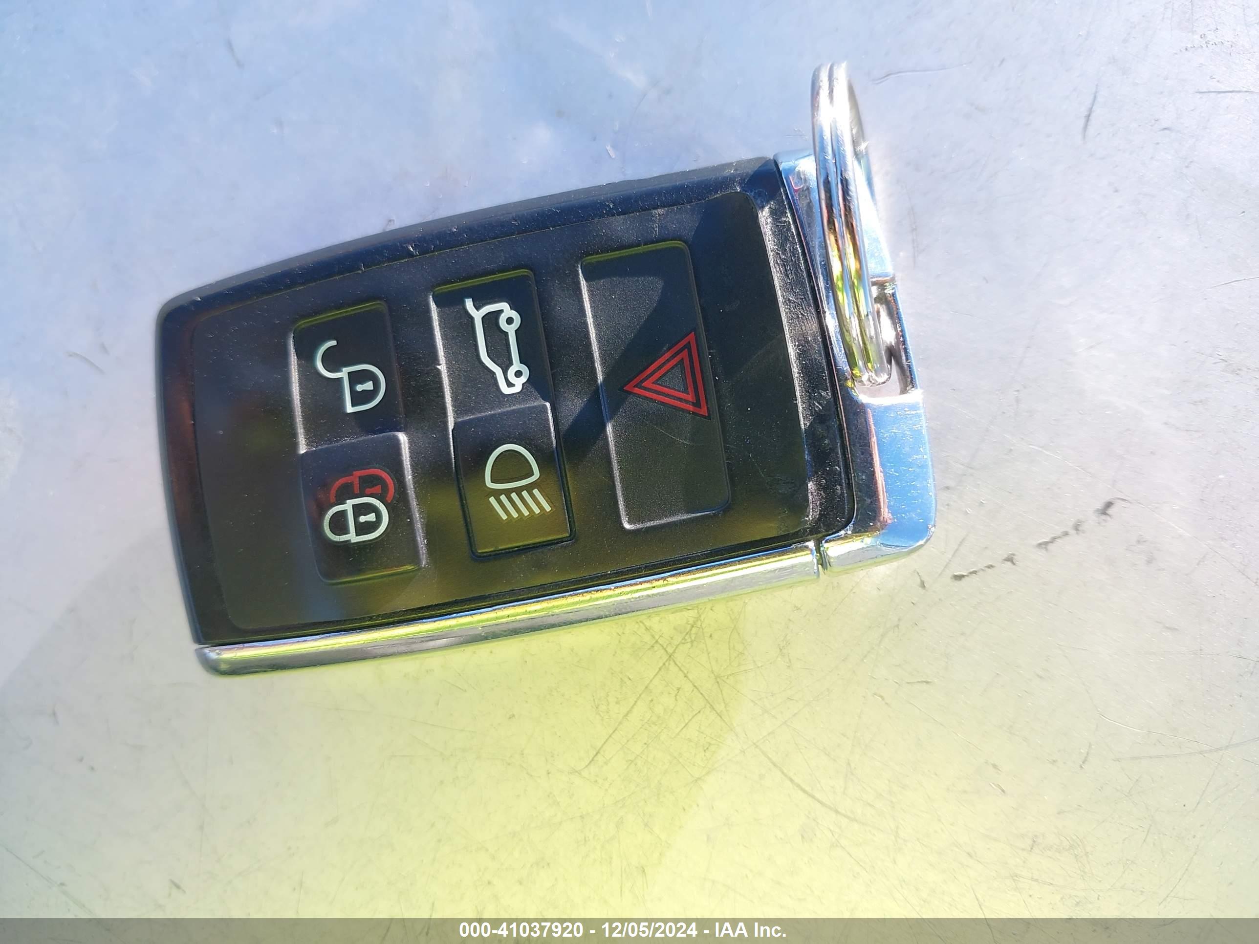 LAND ROVER image 11
