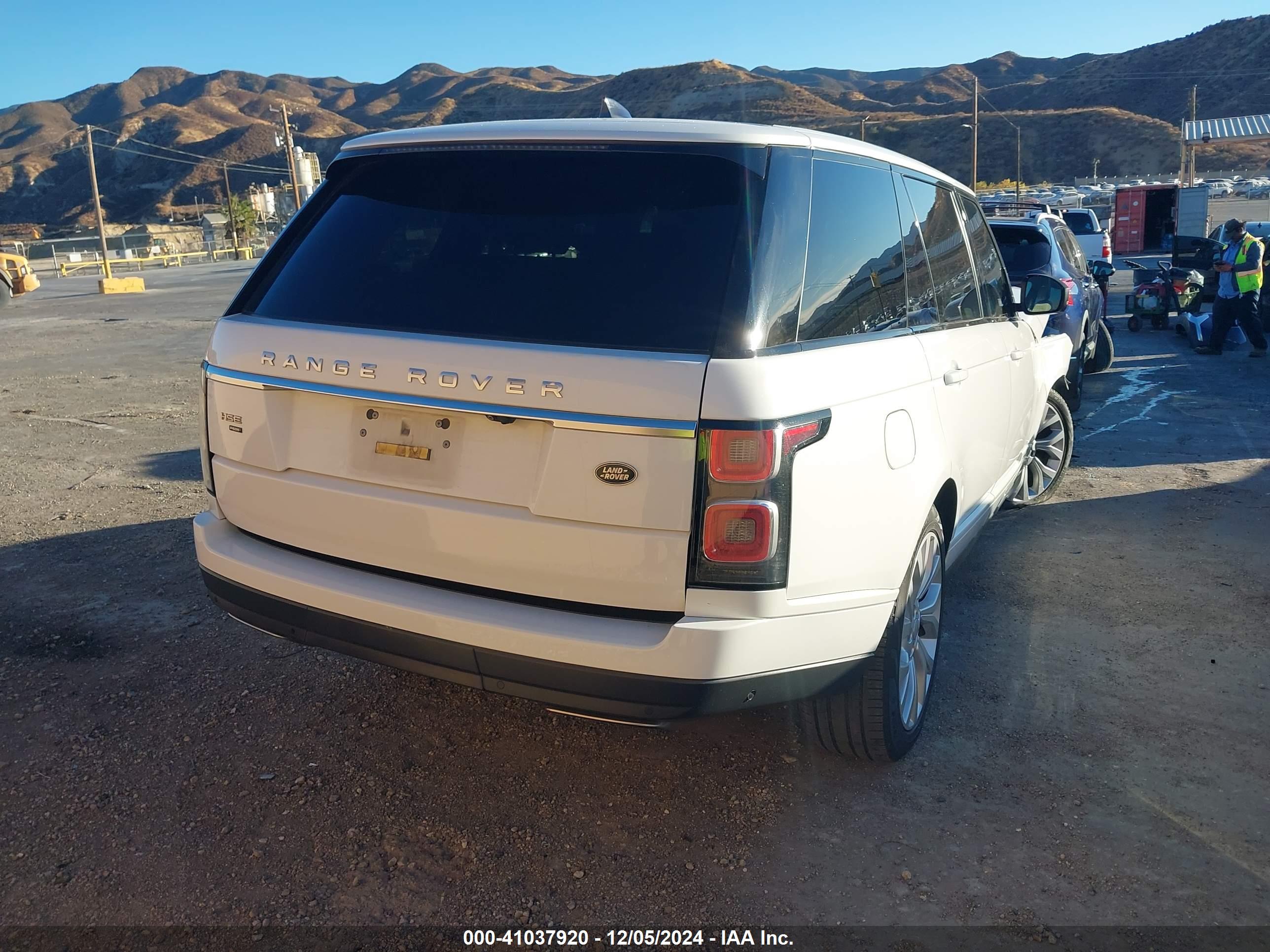 LAND ROVER image 4