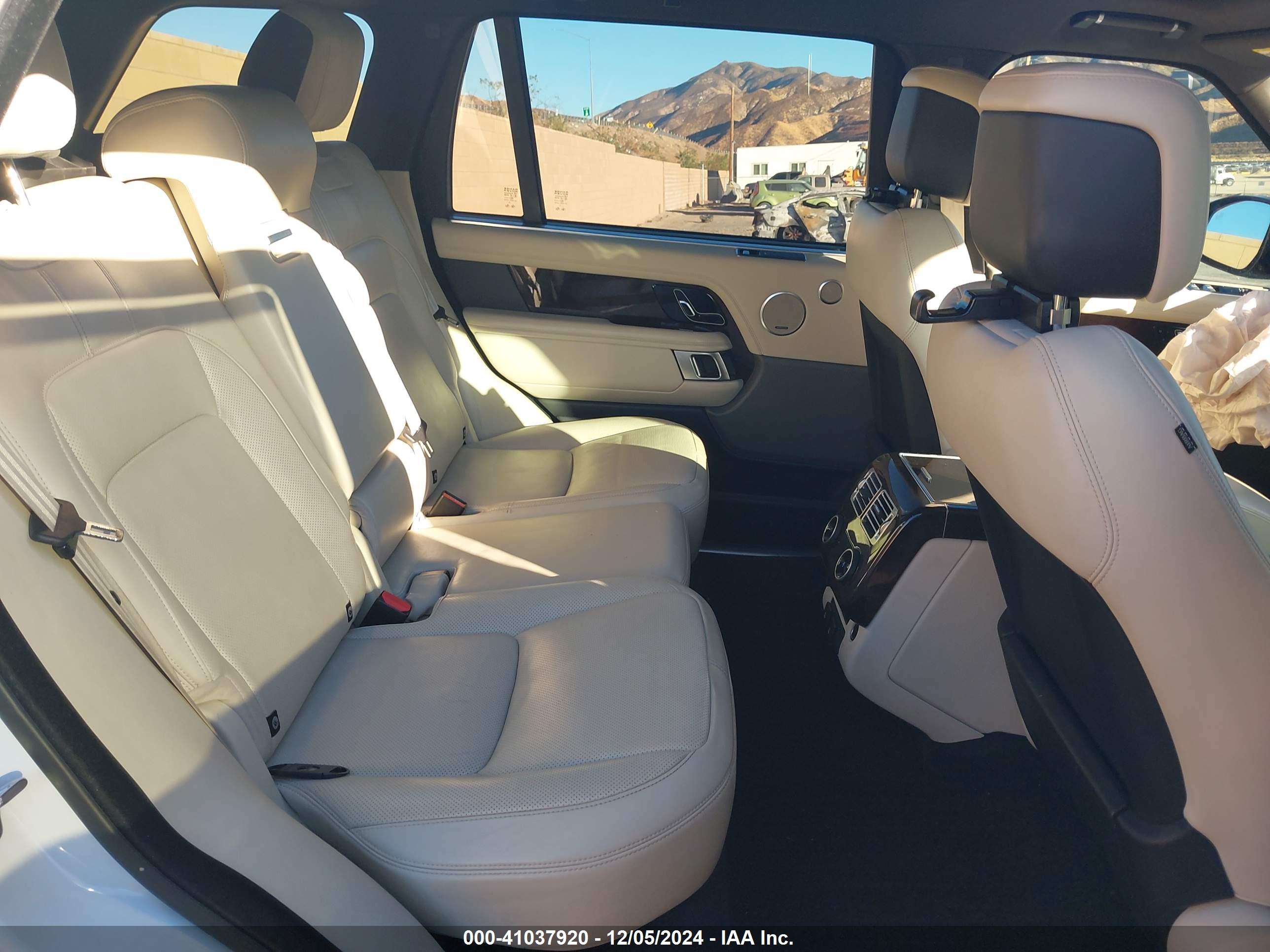 LAND ROVER image 8