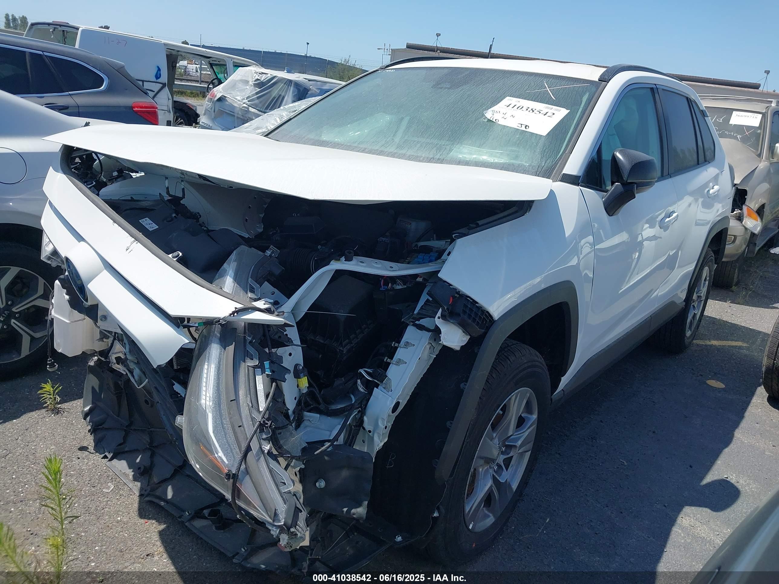 TOYOTA RAV4 image 2