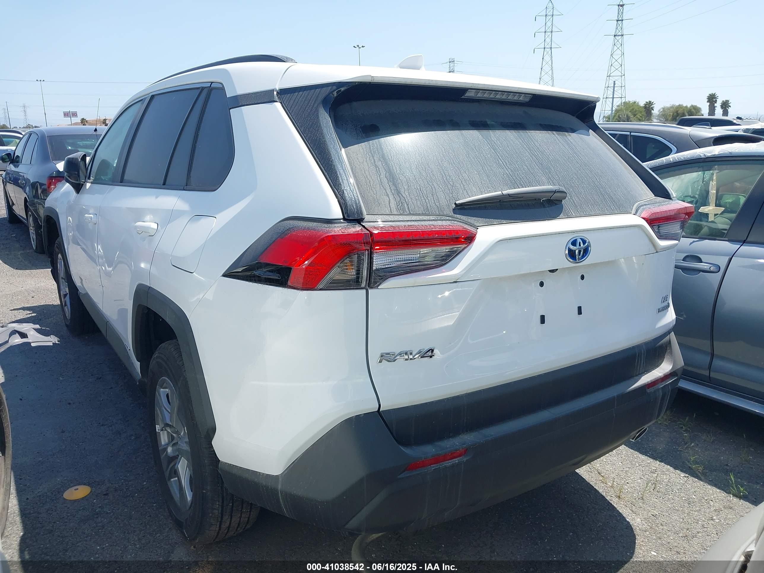 TOYOTA RAV4 image 3