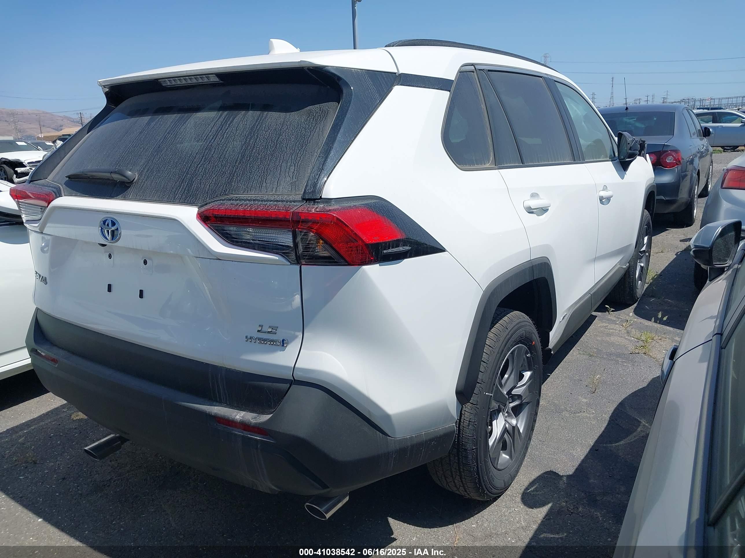 TOYOTA RAV4 image 4