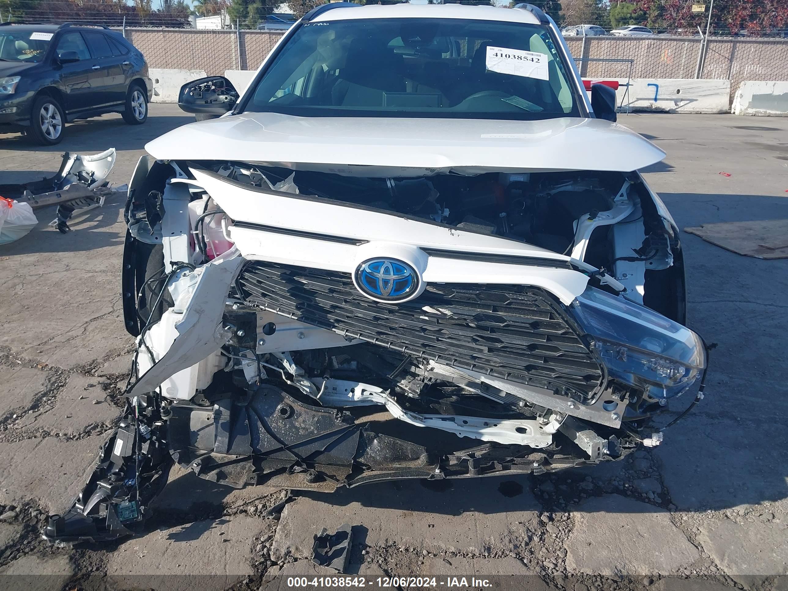 TOYOTA RAV4 image 6