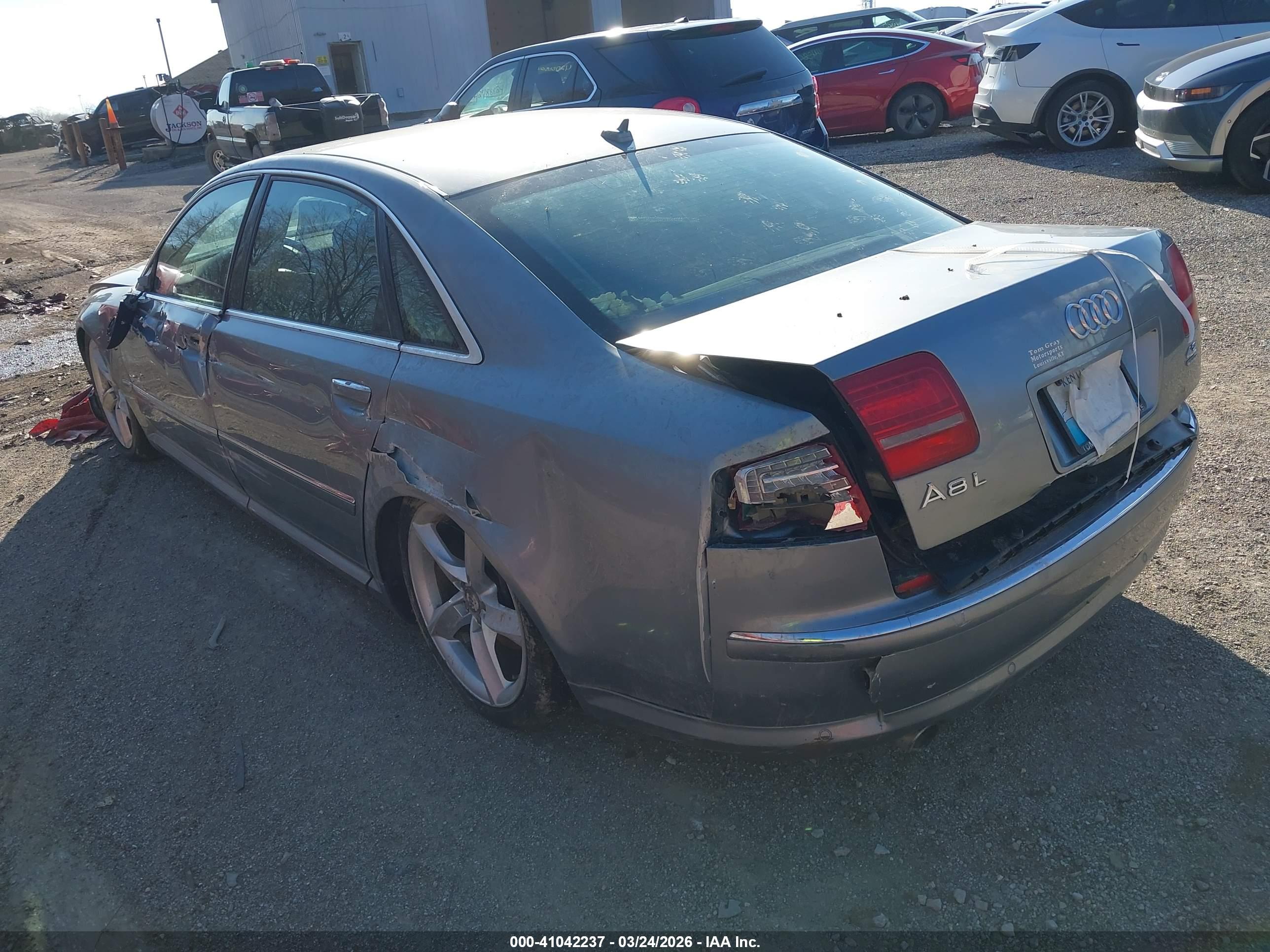AUDI A8 image 3
