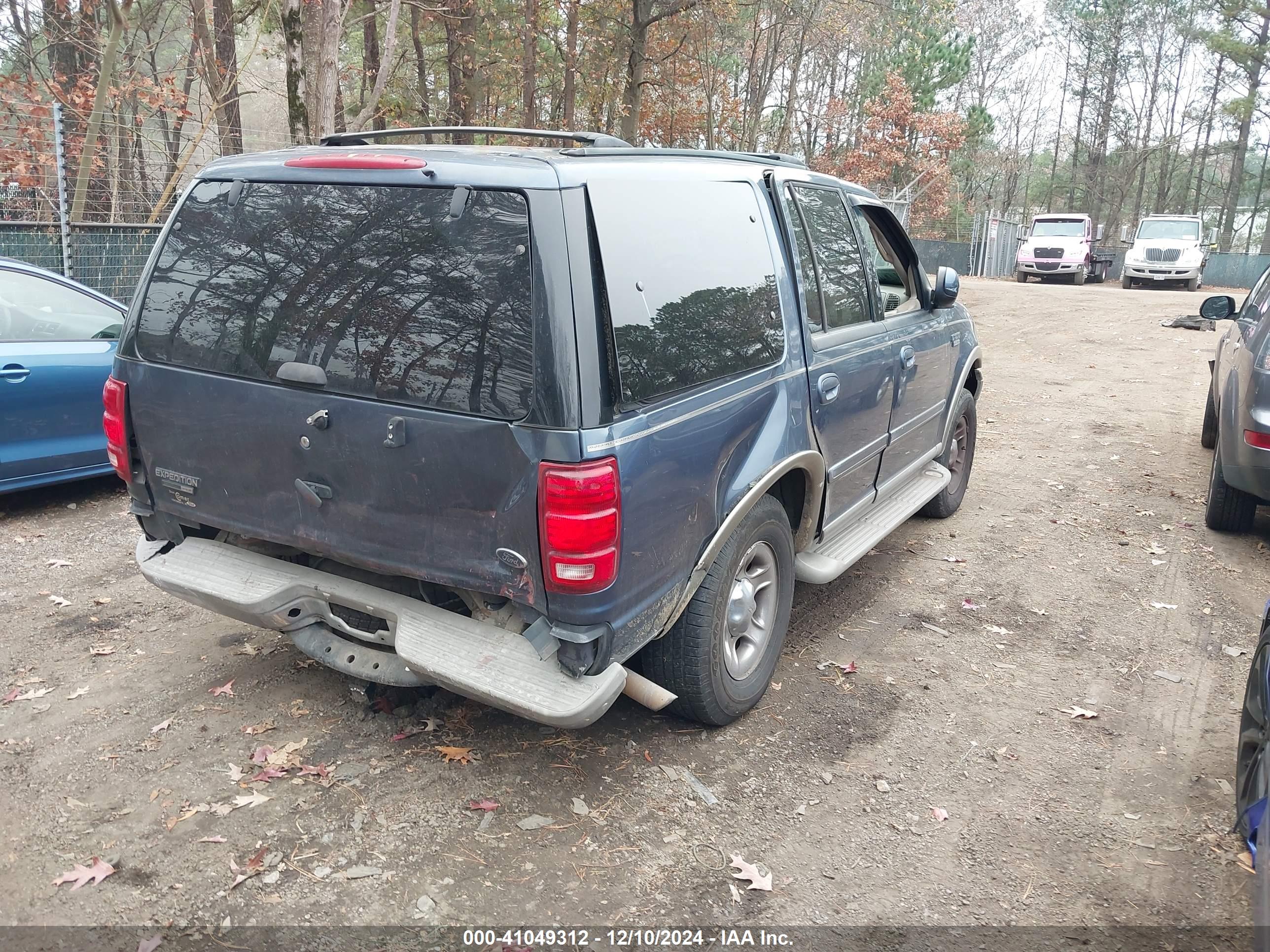 FORD EXPEDITION image 4
