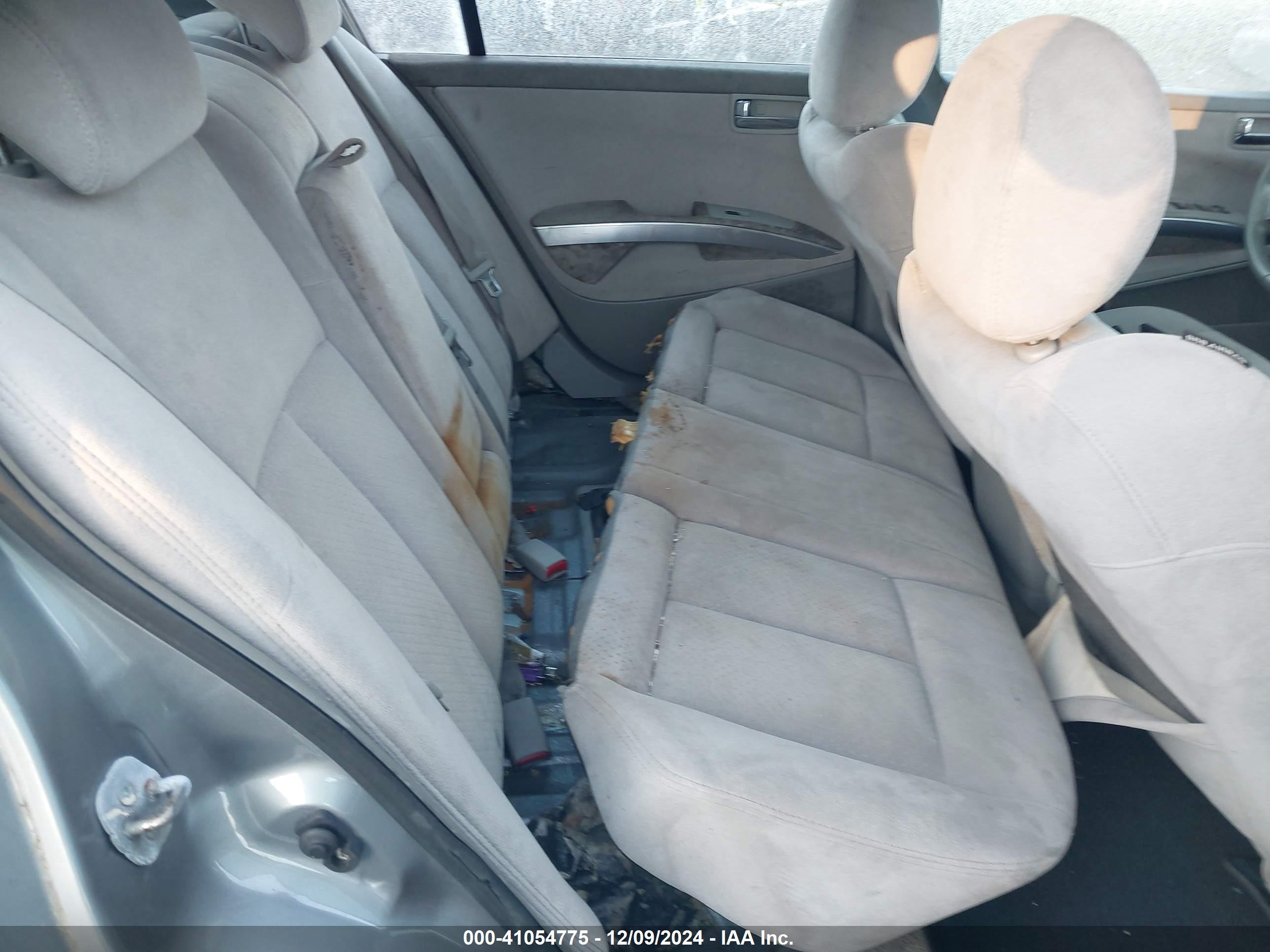 NISSAN MAXIMA image 8