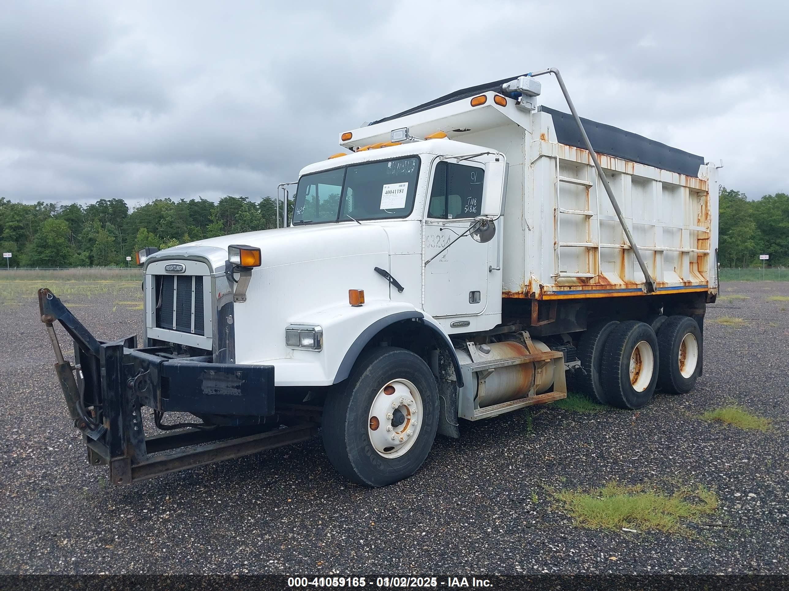 FREIGHTLINER CONVENTIONAL image 2