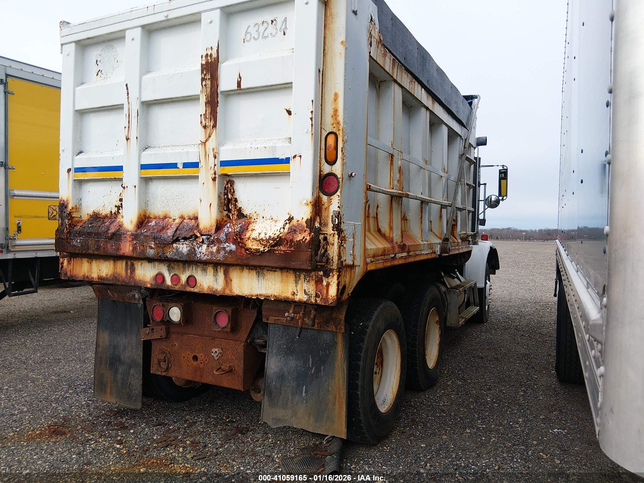 FREIGHTLINER CONVENTIONAL image 4