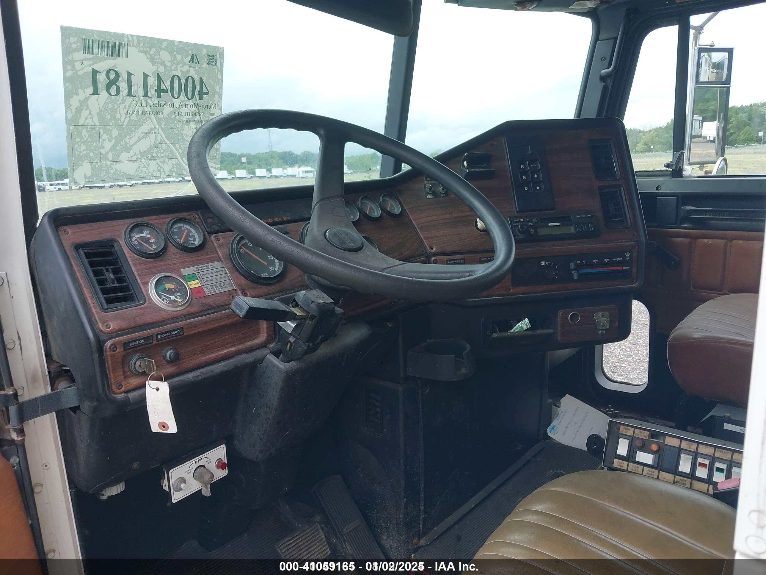 FREIGHTLINER CONVENTIONAL image 7