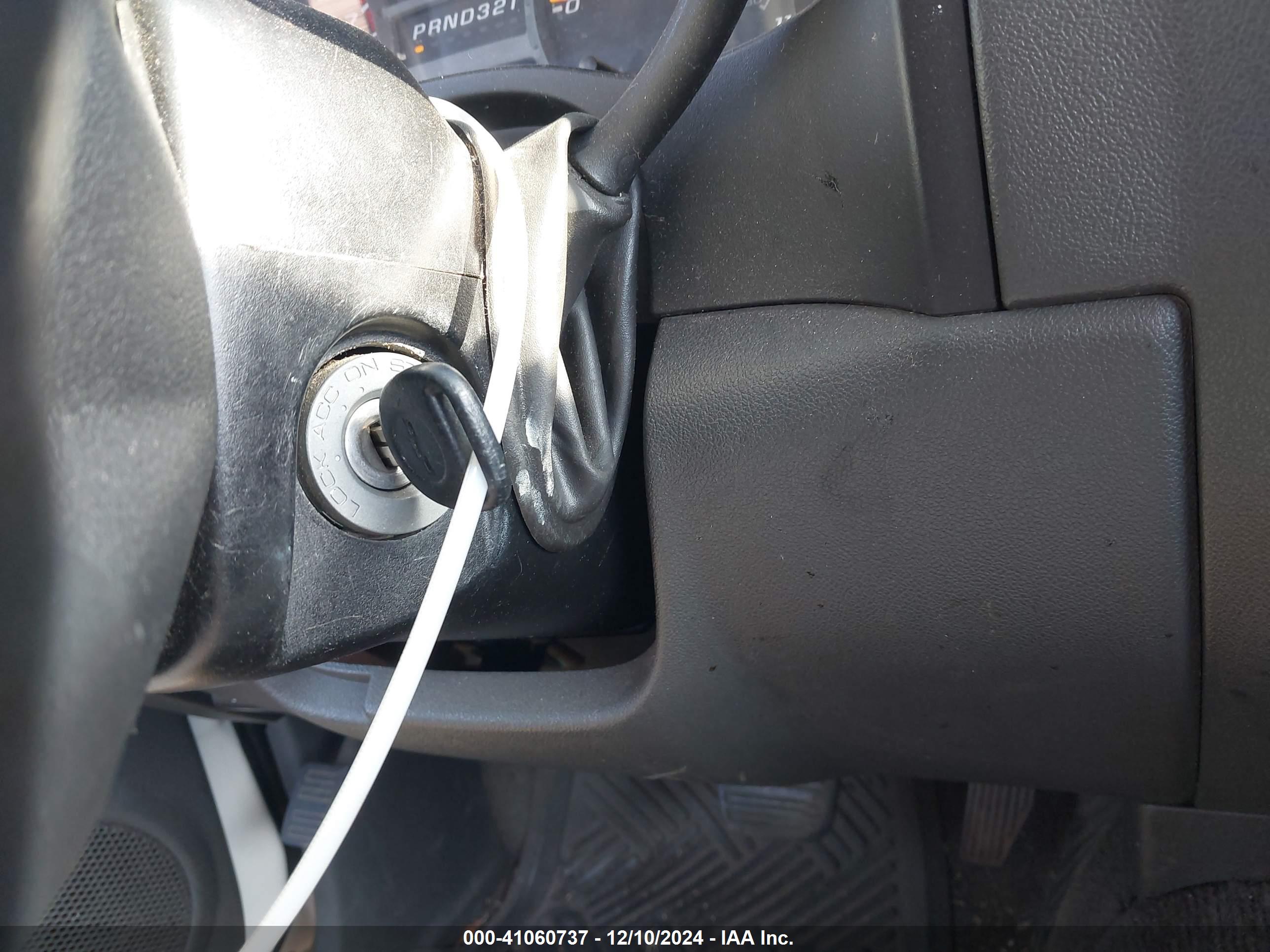 CHEVROLET COLORADO image 11