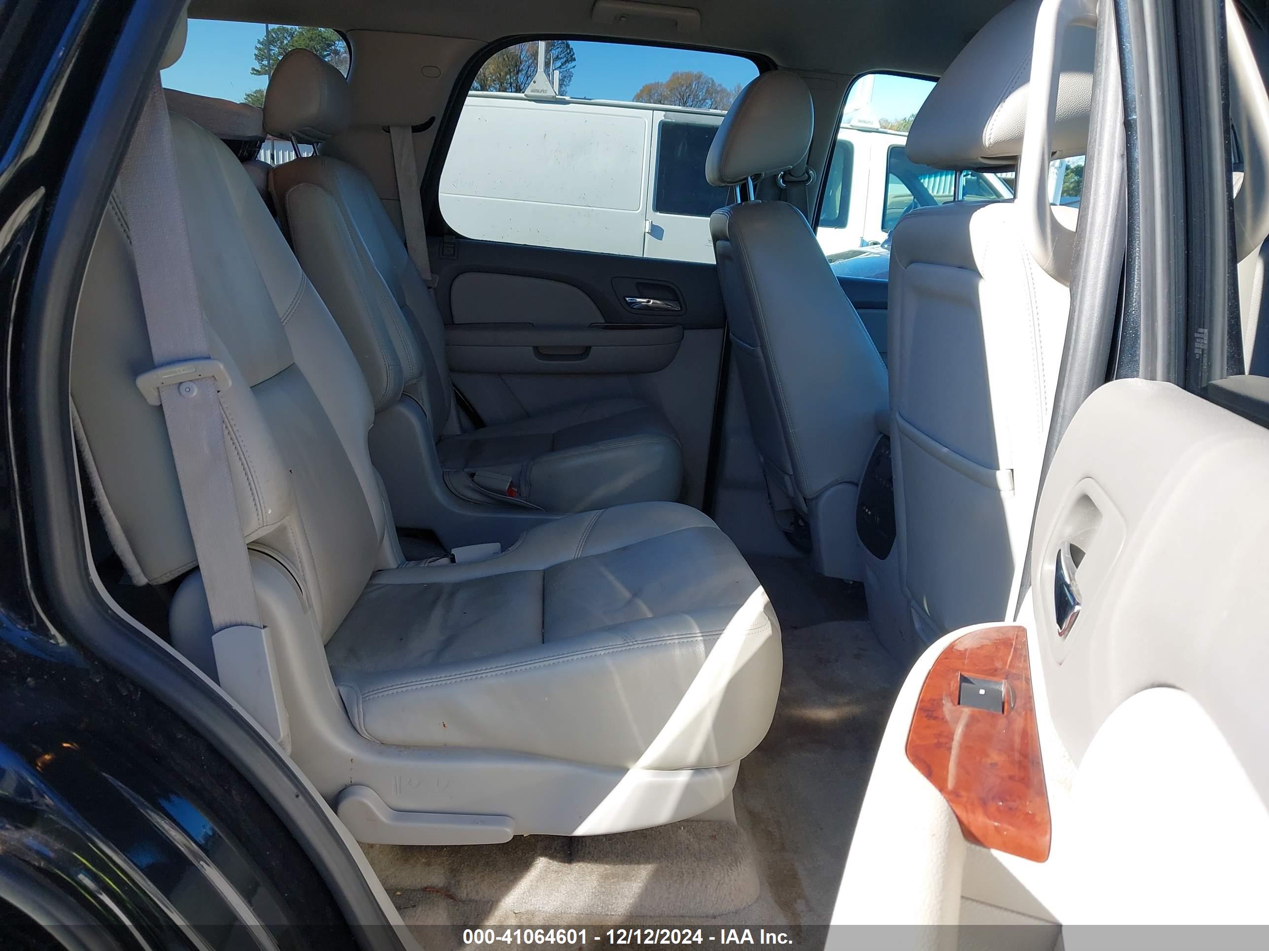 CHEVROLET TAHOE image 8