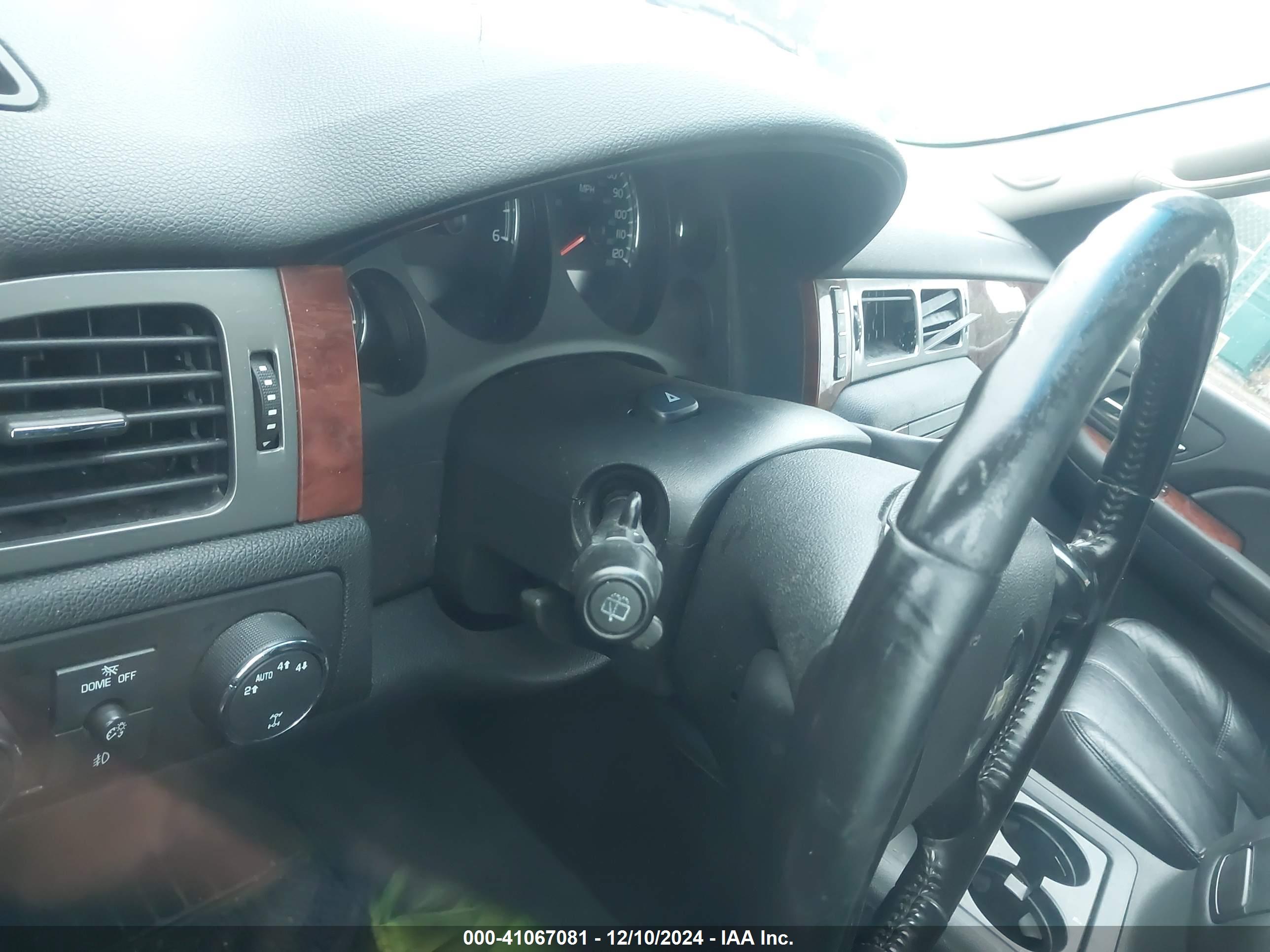 CHEVROLET TAHOE image 7