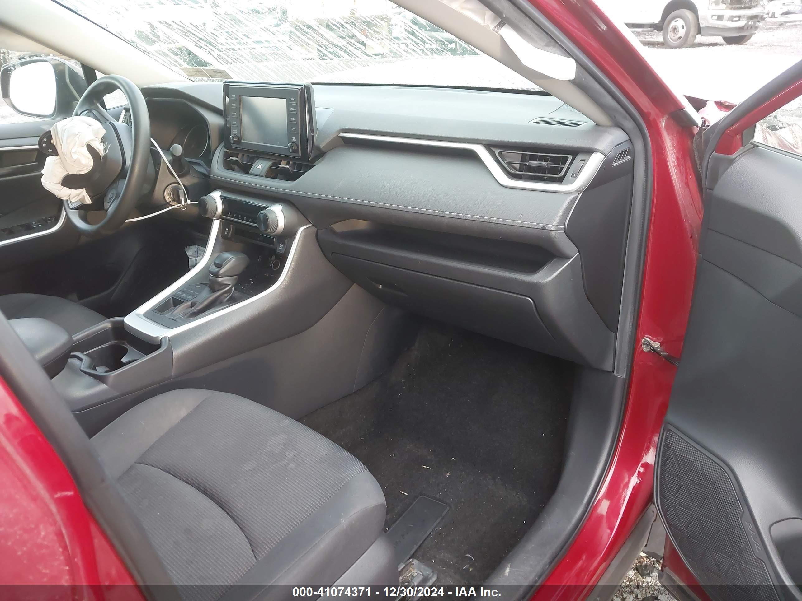 TOYOTA RAV4 image 5