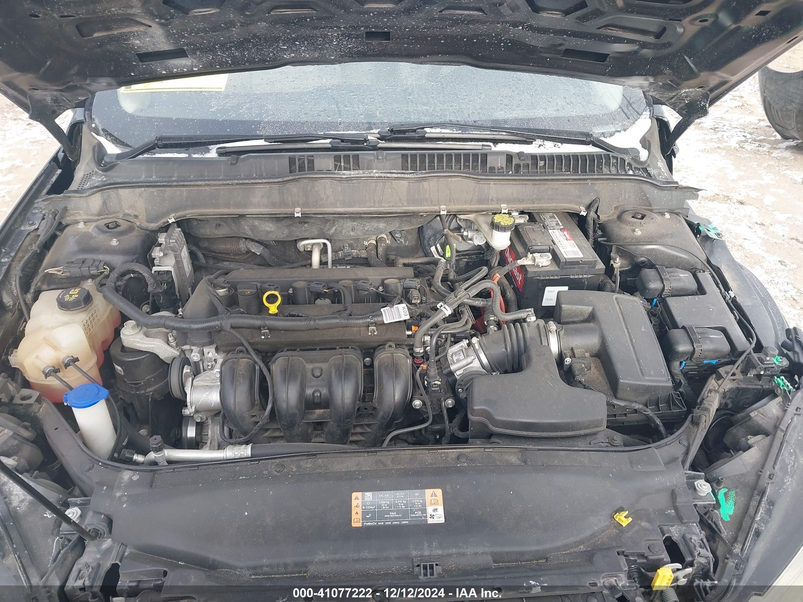 FORD FUSION image 10
